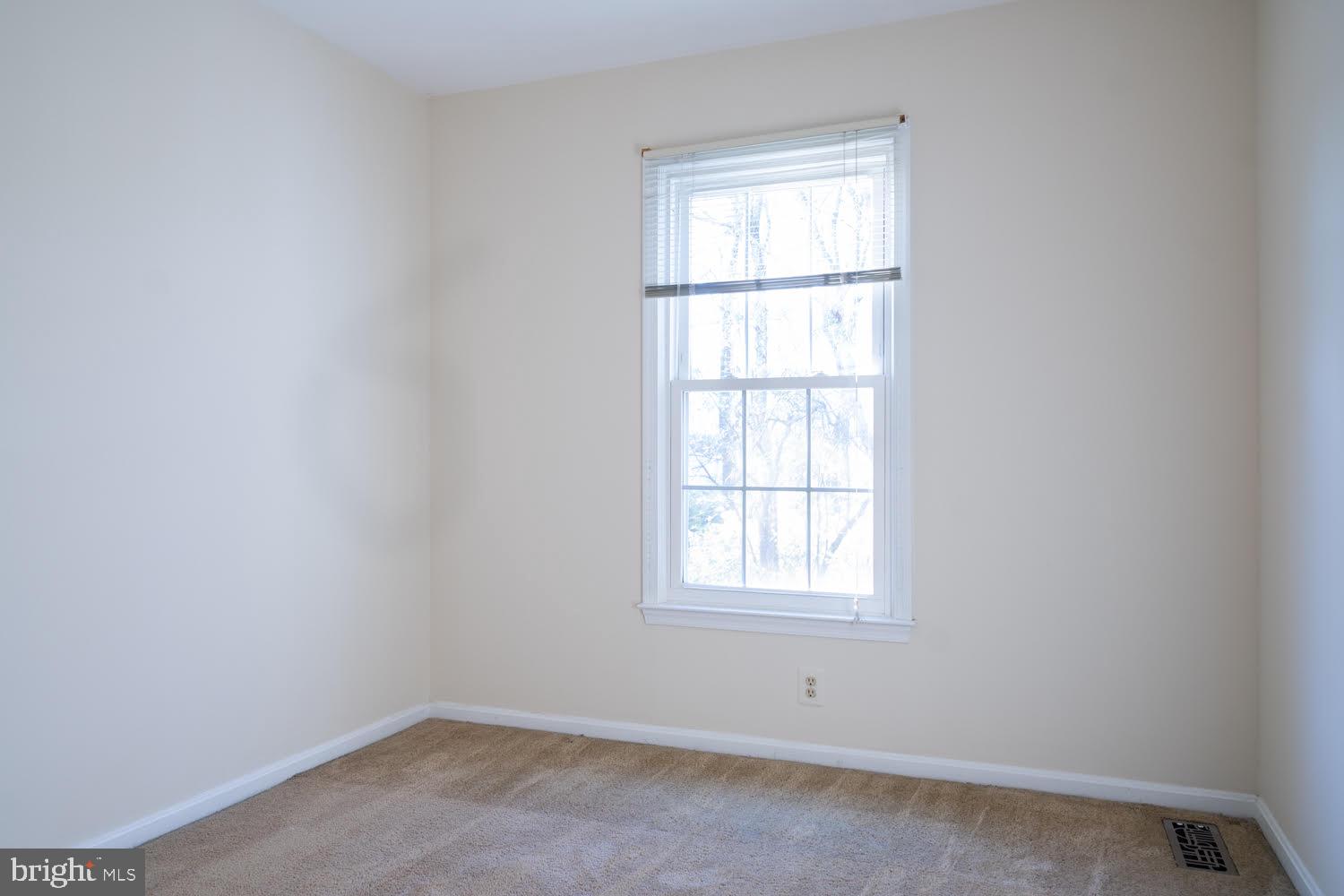 LITTLE ROCKY RUN - Residential Lease