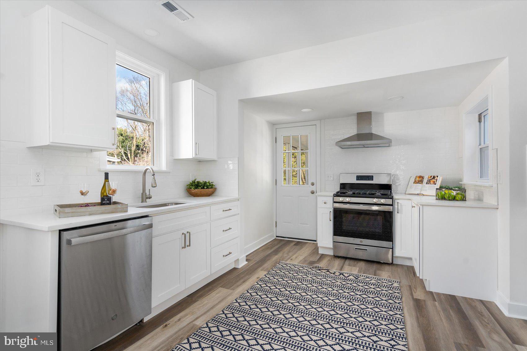 CEDARCROFT HISTORIC DISTRICT - Residential Lease