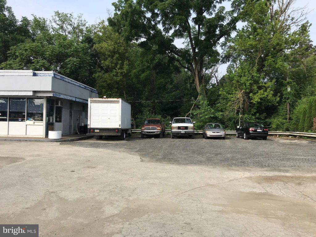 Photo of 131 Morton Avenue, FOLSOM, PA 19033 (MLS # PADE2050414)