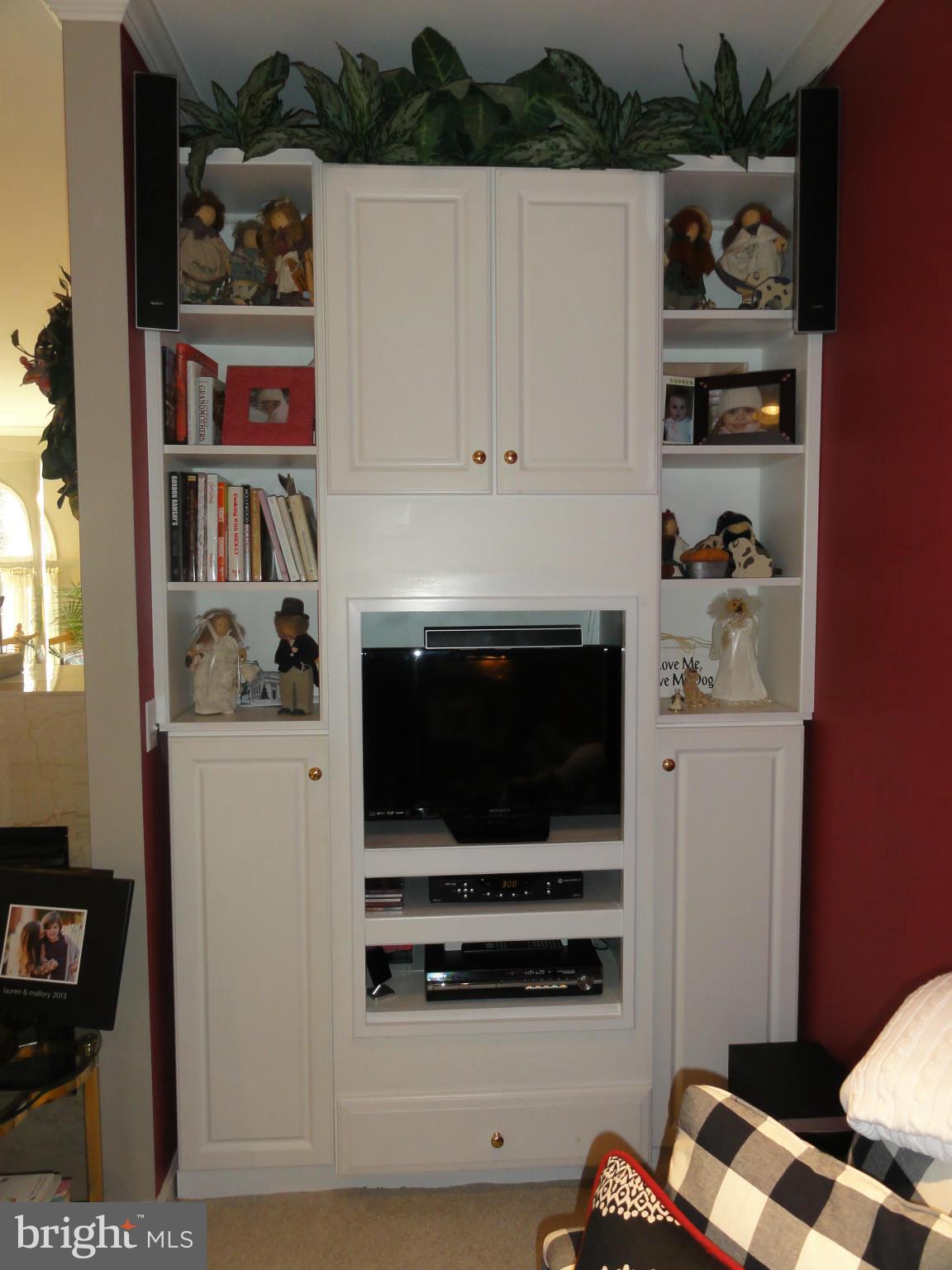 WATERS EDGE AT WOODS LANDING - Residential