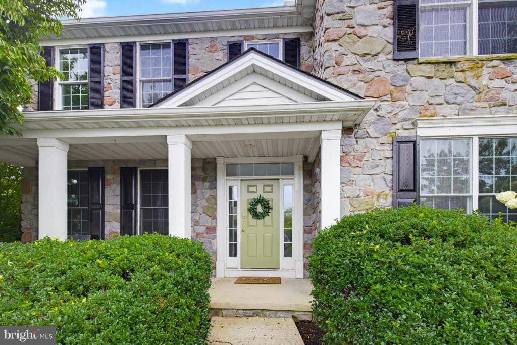 Photo of 137 Huntingwood Drive, LANCASTER, PA 17602 (MLS # PALA2093052)