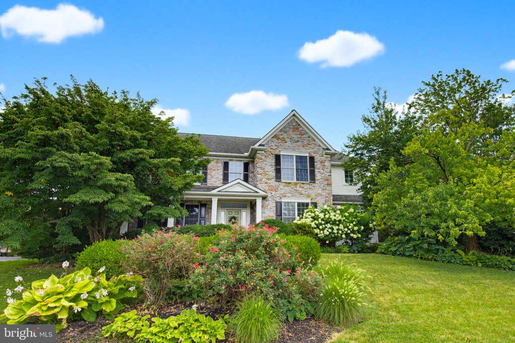 Photo of 137 Huntingwood Drive, LANCASTER, PA 17602 (MLS # PALA2093052)