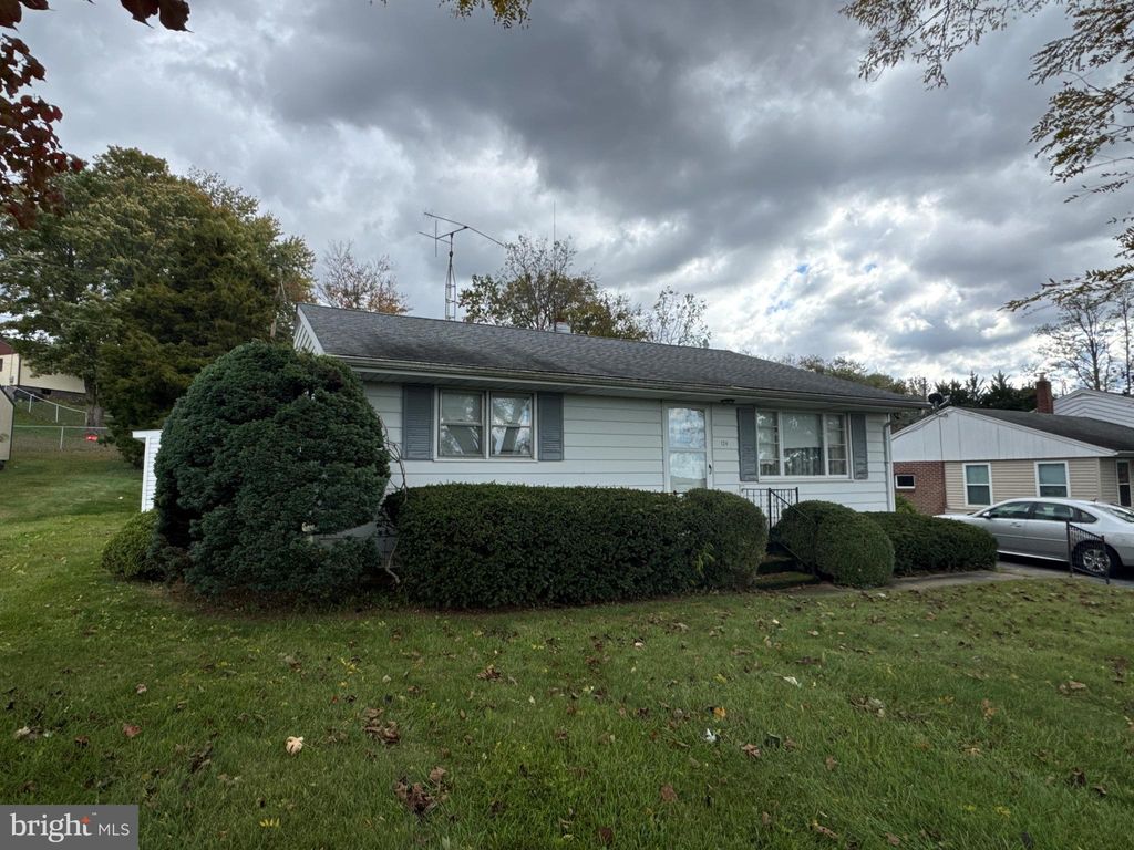 Photo of 124 Lincoln Ter, FAYETTEVILLE, PA 17222 (MLS # PAFL2030822)