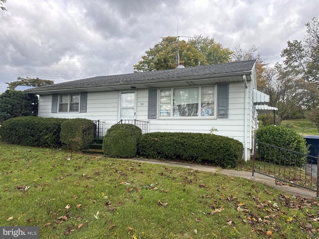 Photo of 124 Lincoln Ter, FAYETTEVILLE, PA 17222 (MLS # PAFL2030822)