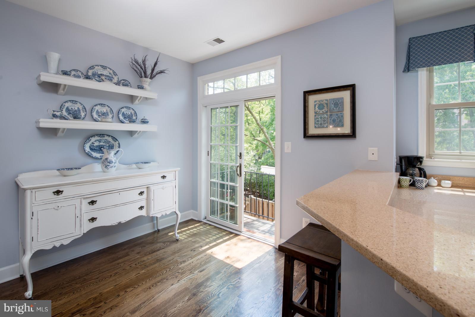 SUNNYSIDE - Residential