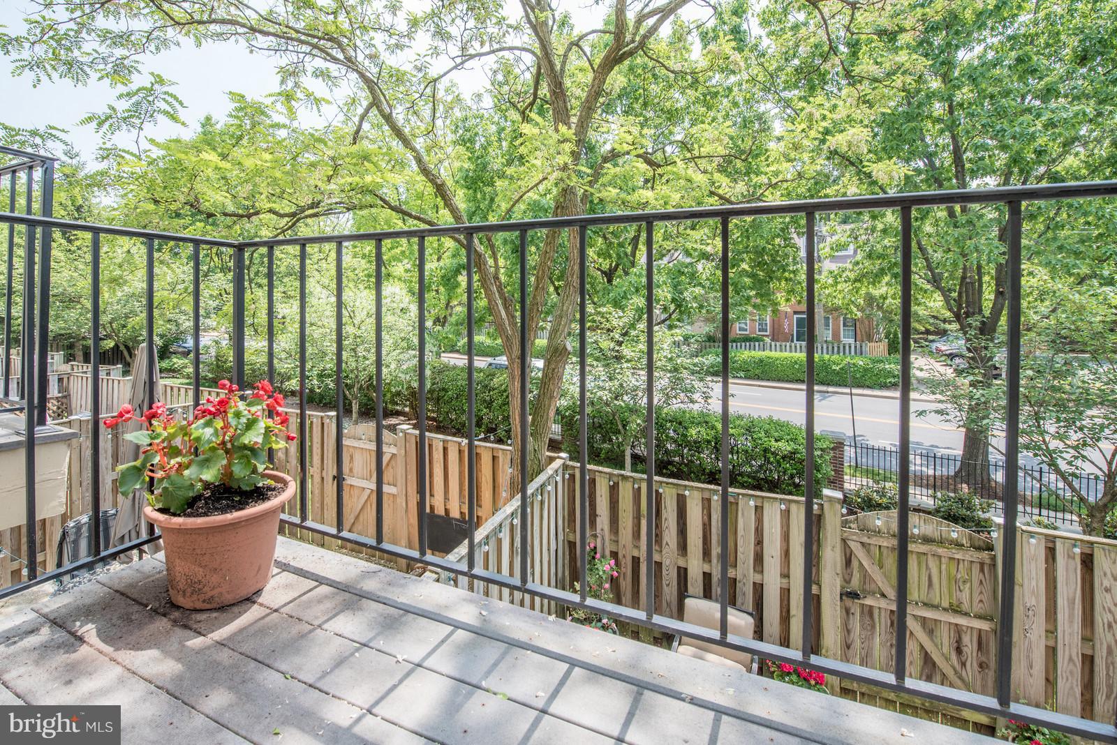 SUNNYSIDE - Residential