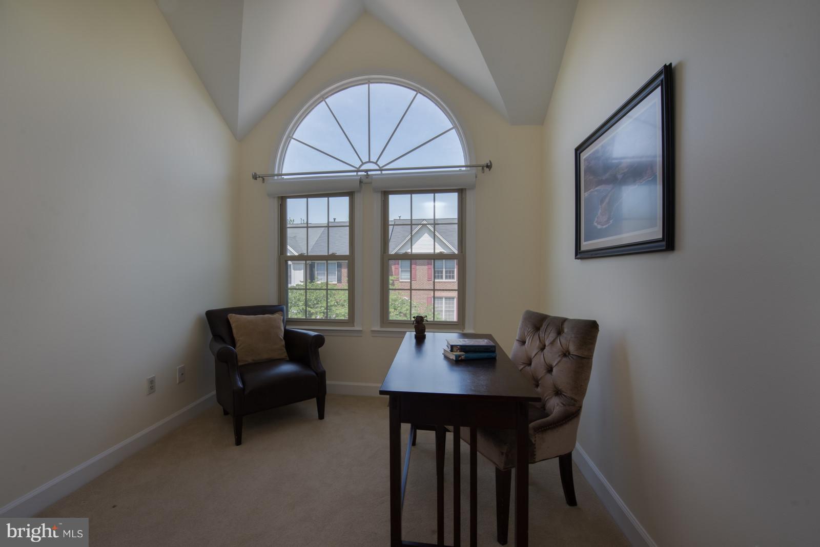 SUNNYSIDE - Residential