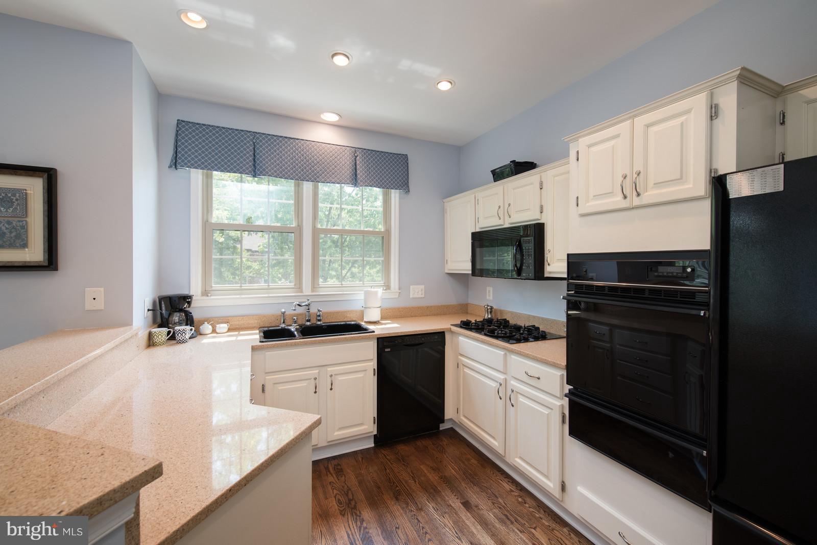 SUNNYSIDE - Residential