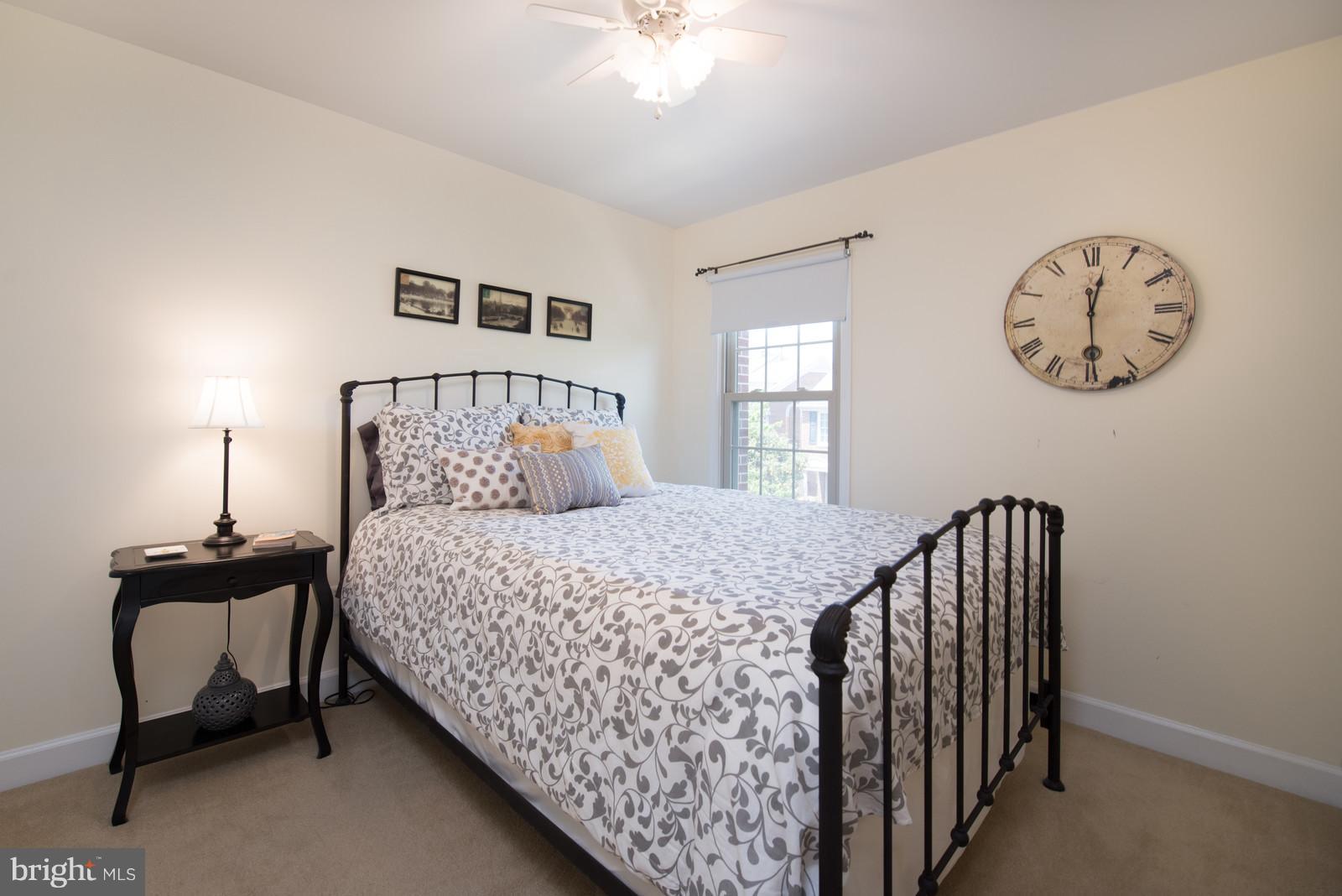 SUNNYSIDE - Residential