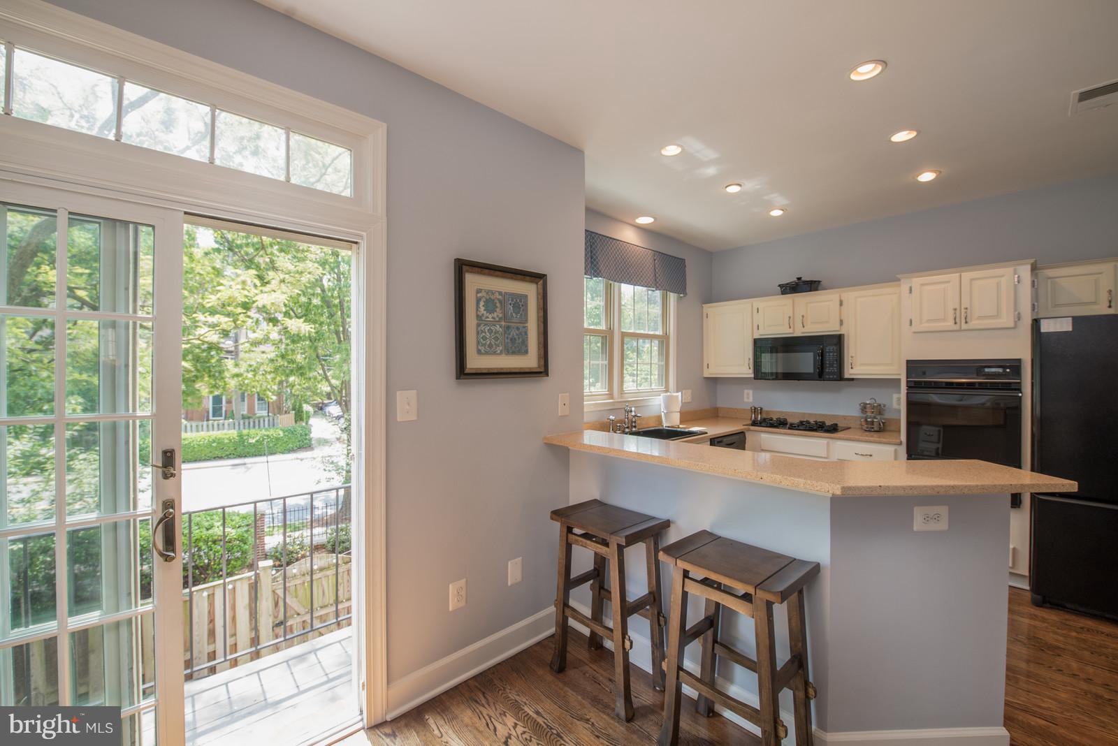 SUNNYSIDE - Residential