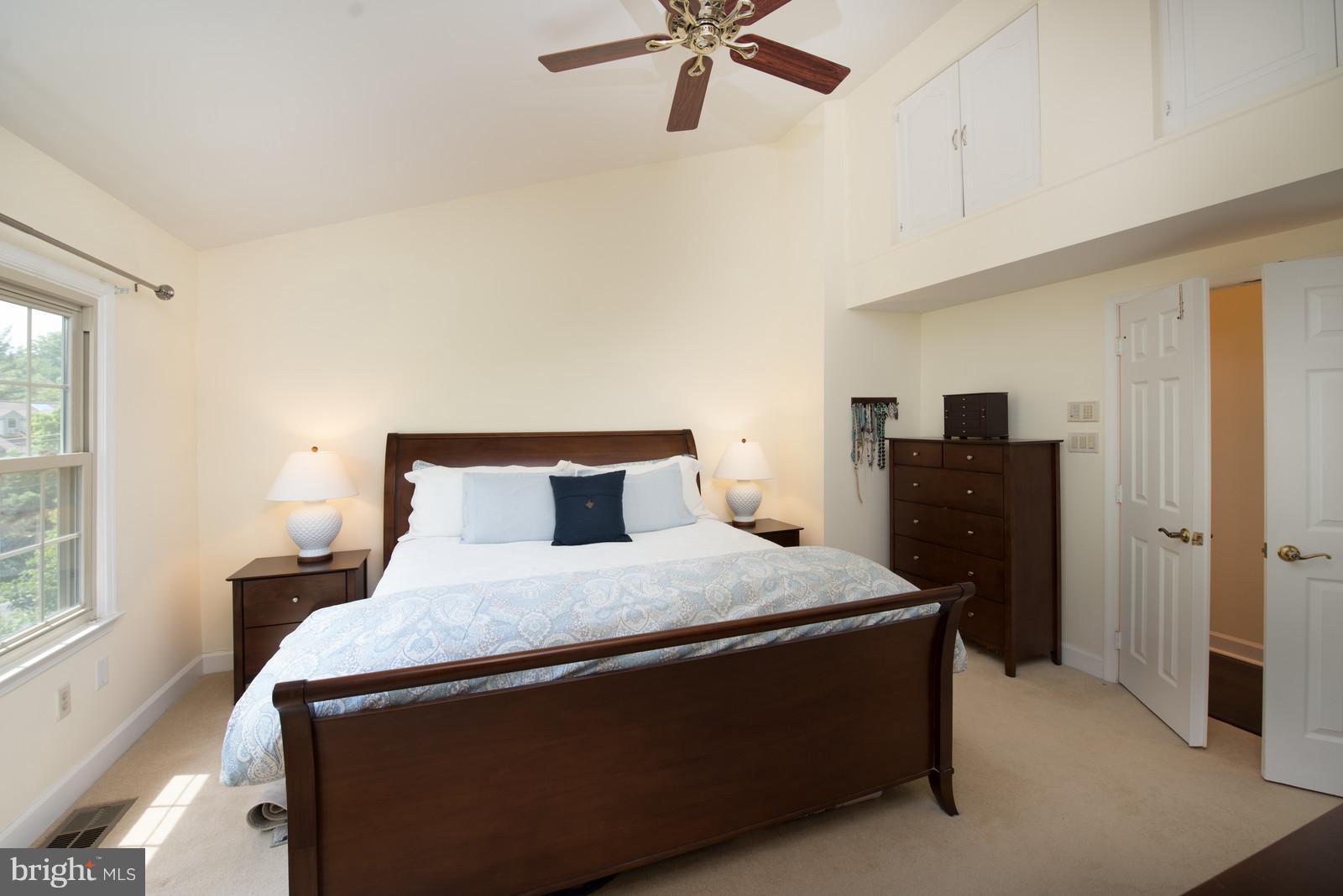 SUNNYSIDE - Residential