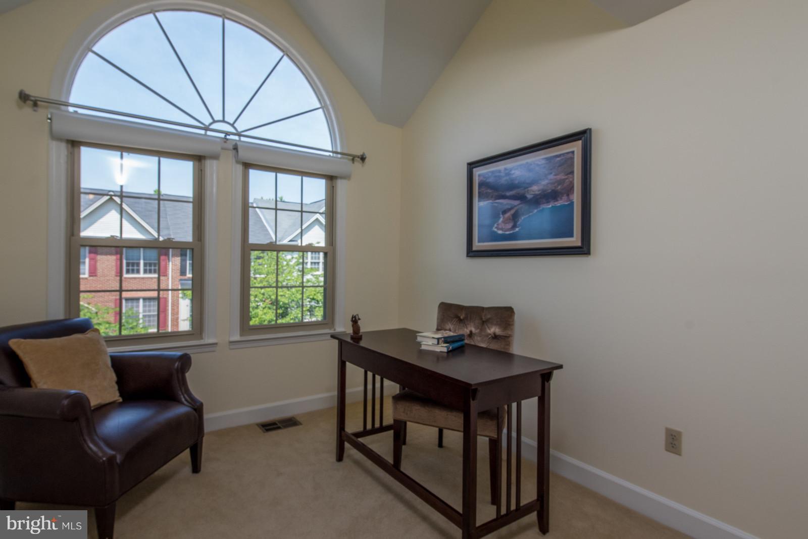 SUNNYSIDE - Residential