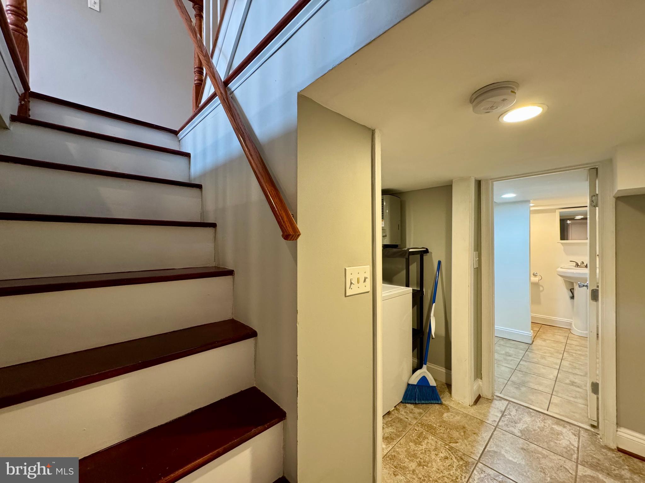 HIGHLANDTOWN - Residential Lease