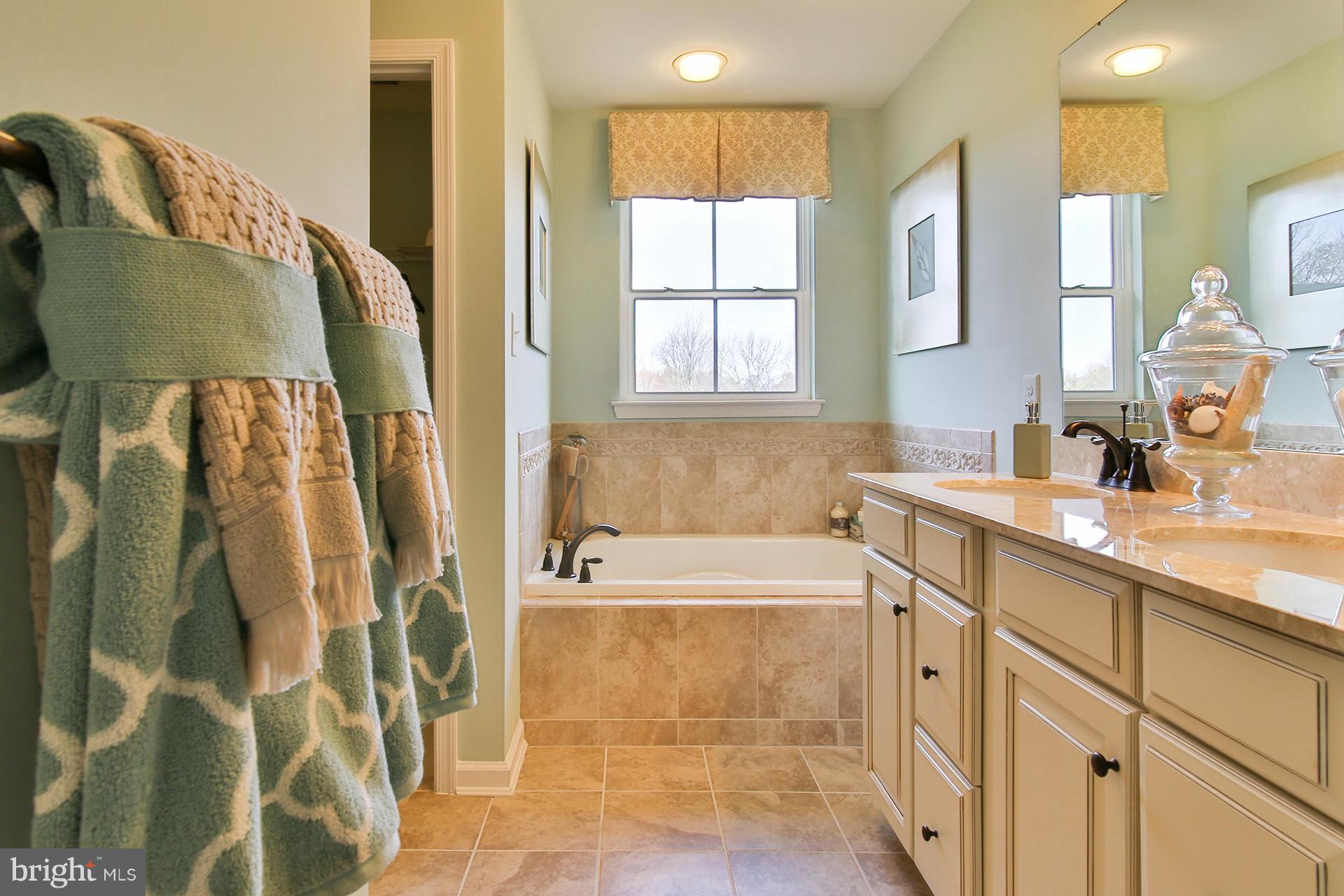 OAK CREEK - Residential