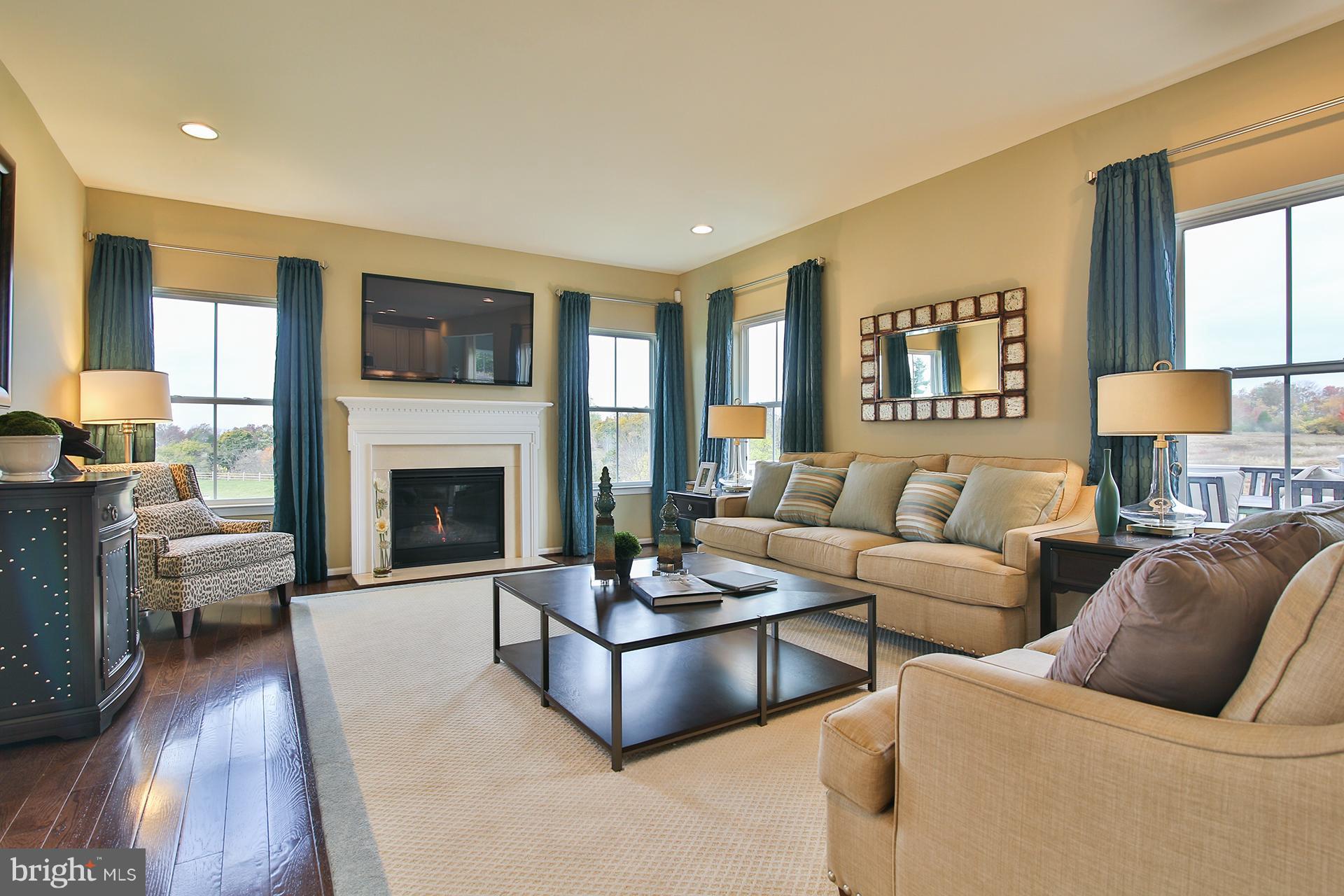 OAK CREEK - Residential