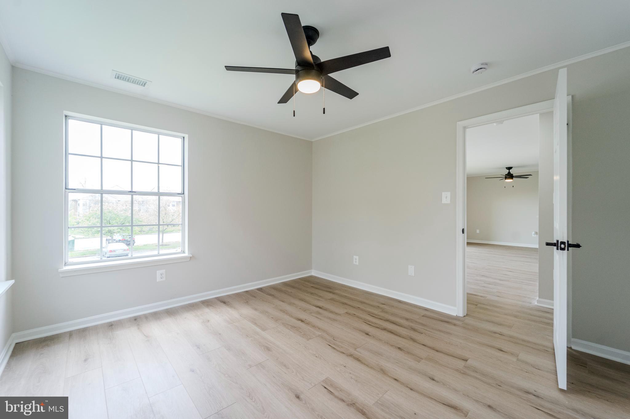 CROMWELL FOUNTAIN - Residential