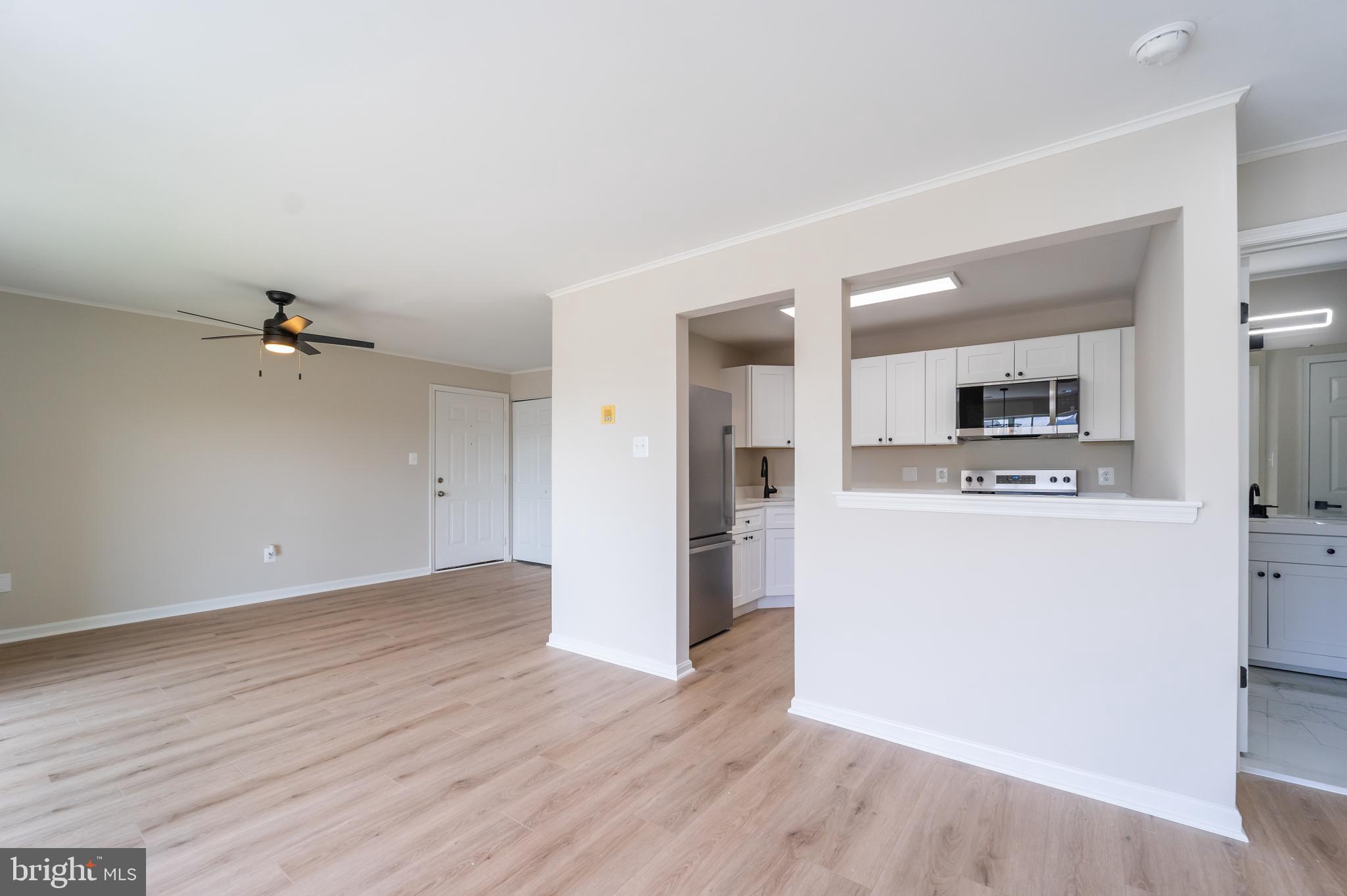 CROMWELL FOUNTAIN - Residential