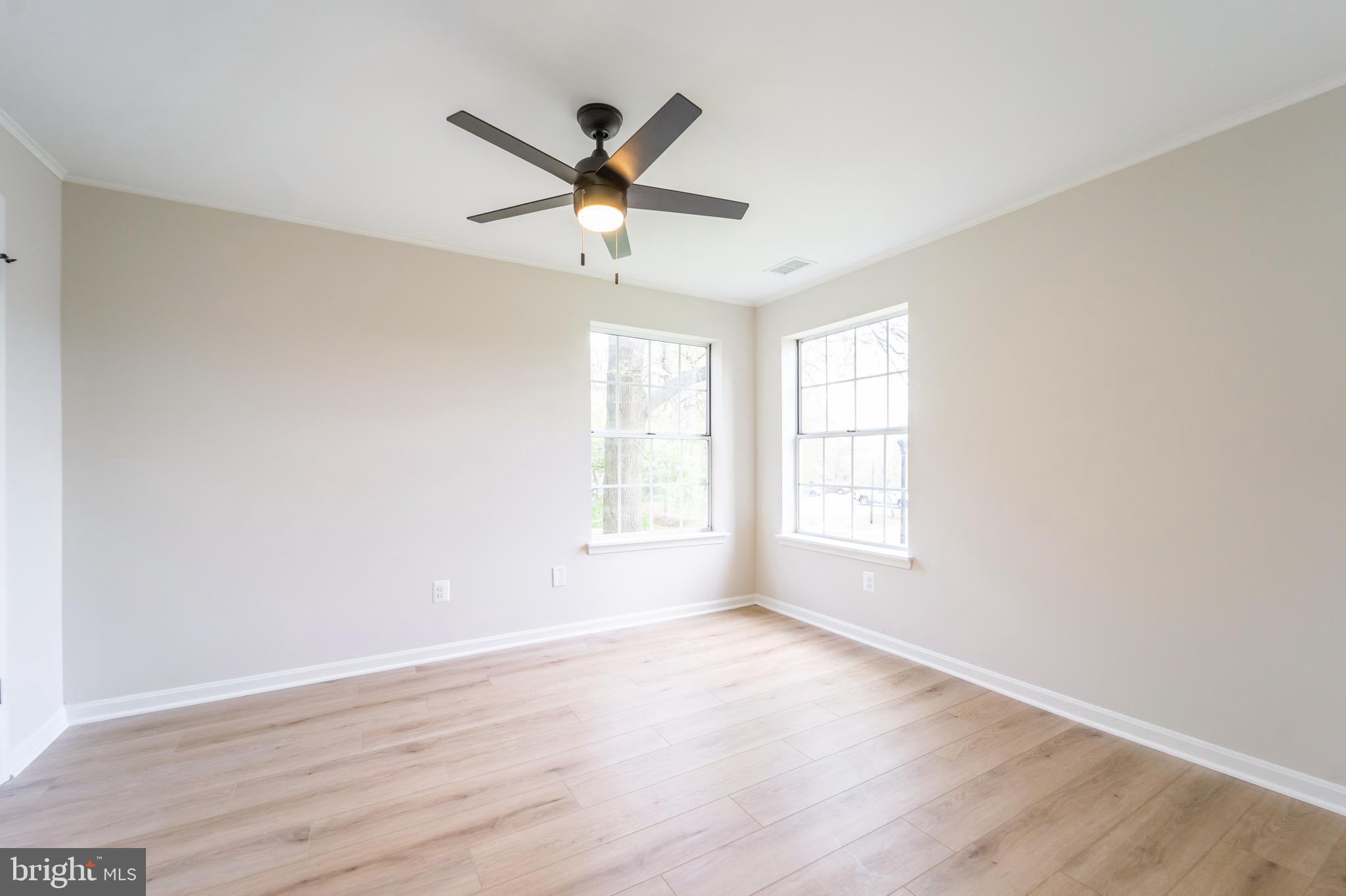 CROMWELL FOUNTAIN - Residential