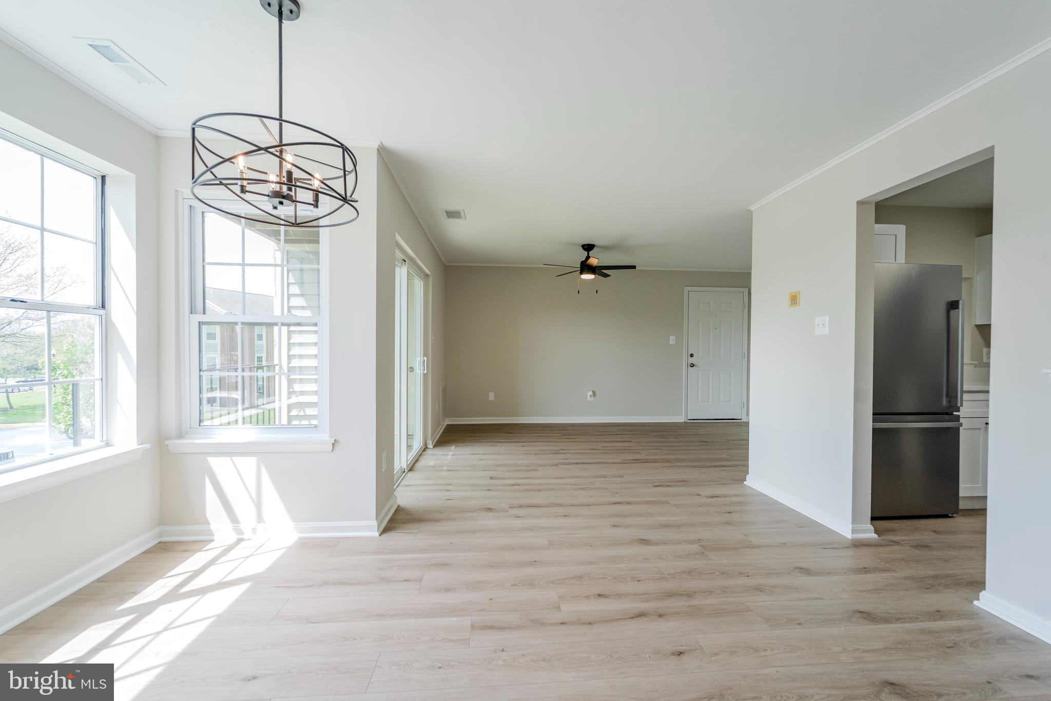 CROMWELL FOUNTAIN - Residential