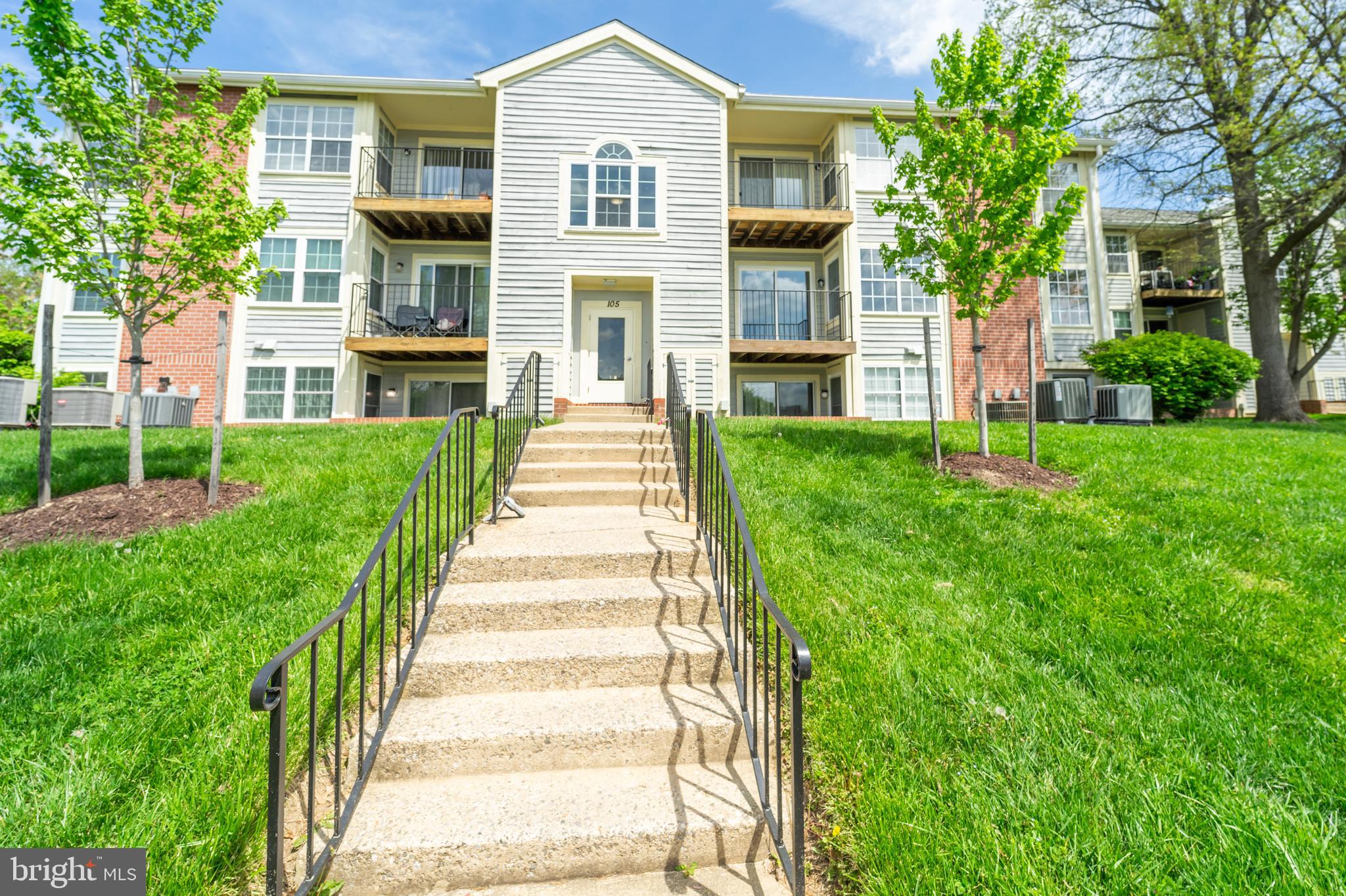 CROMWELL FOUNTAIN - Residential