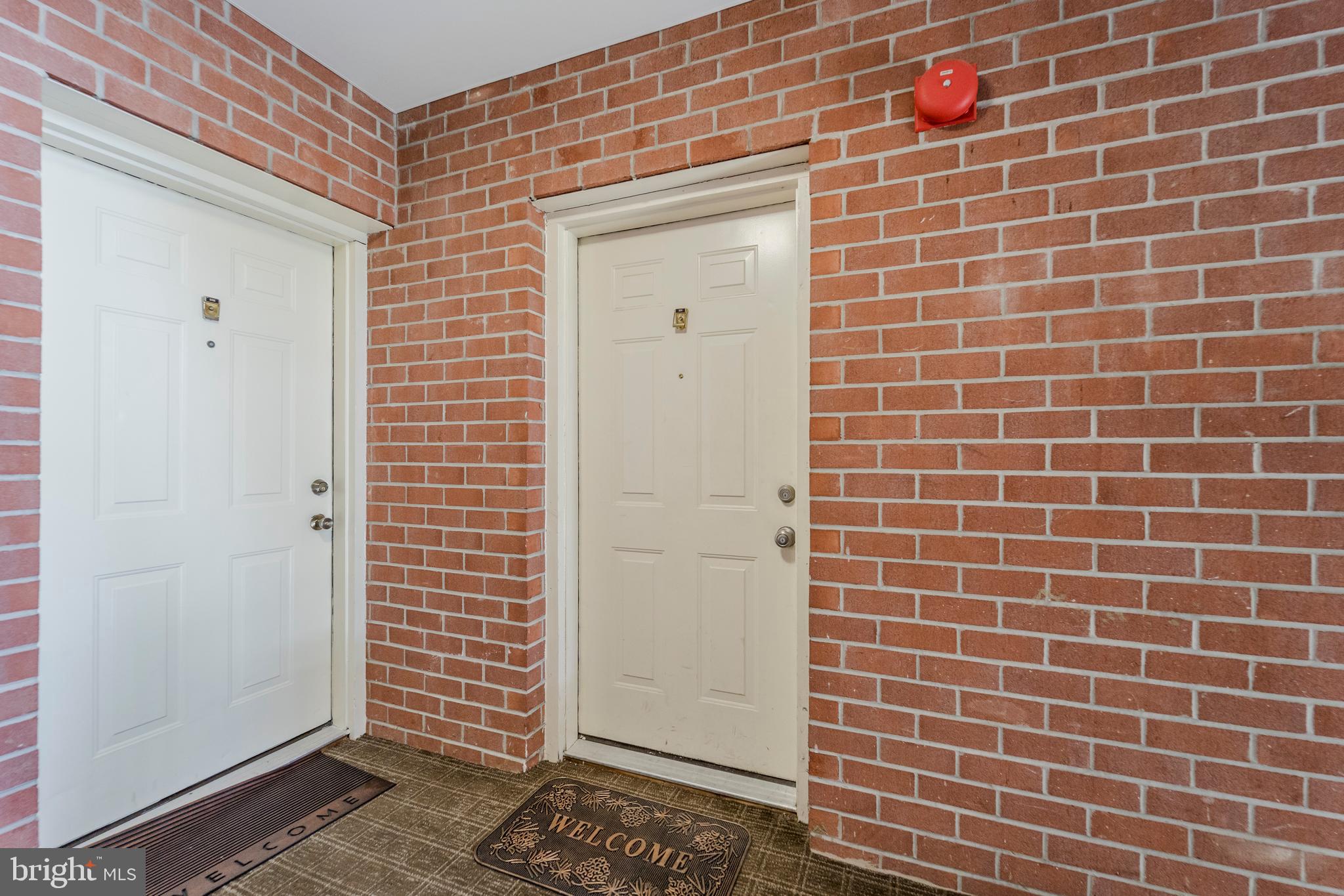 CROMWELL FOUNTAIN - Residential