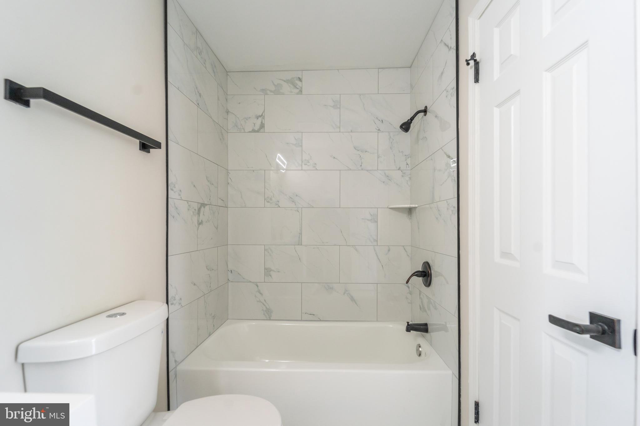 CROMWELL FOUNTAIN - Residential