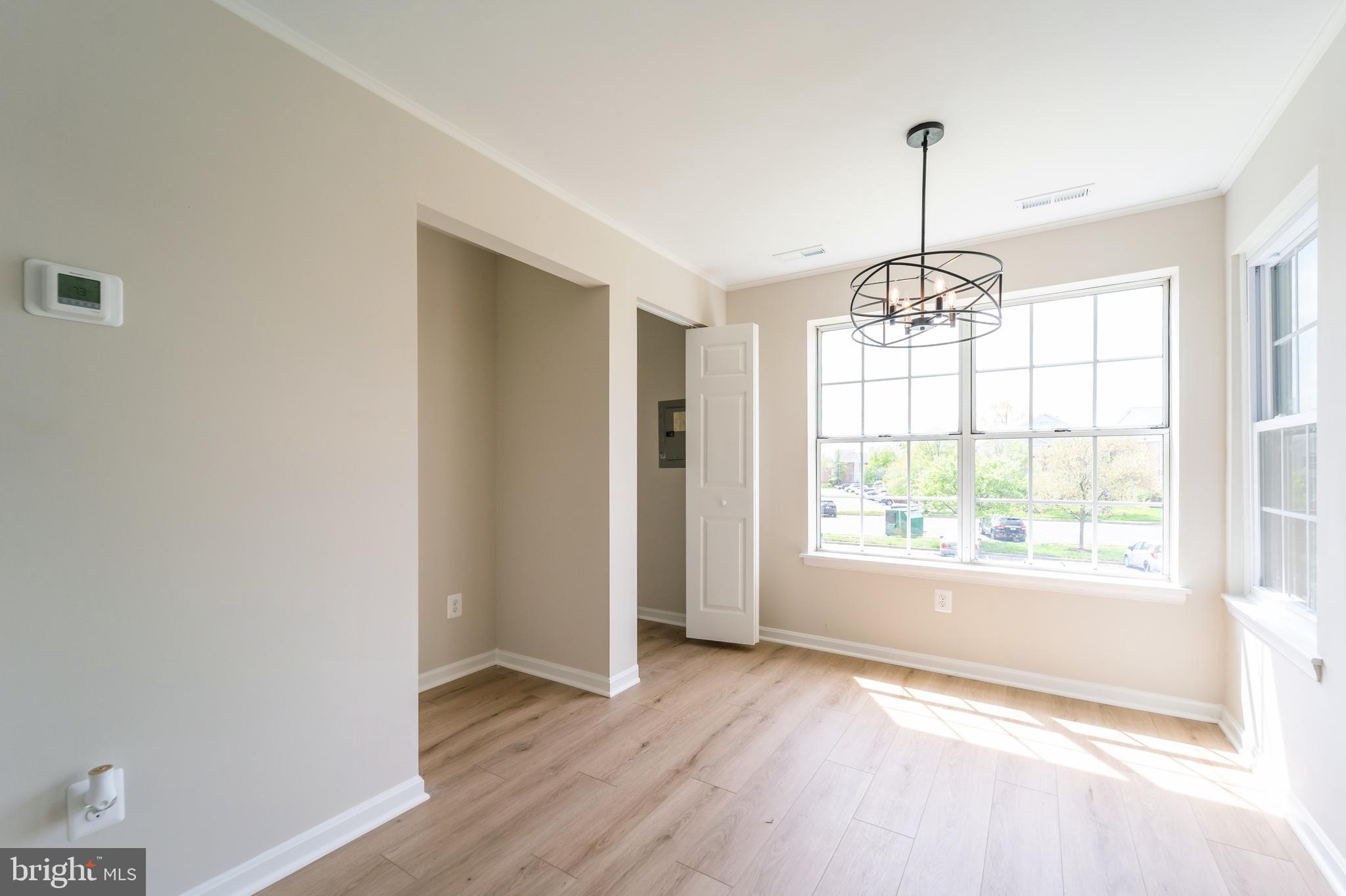 CROMWELL FOUNTAIN - Residential