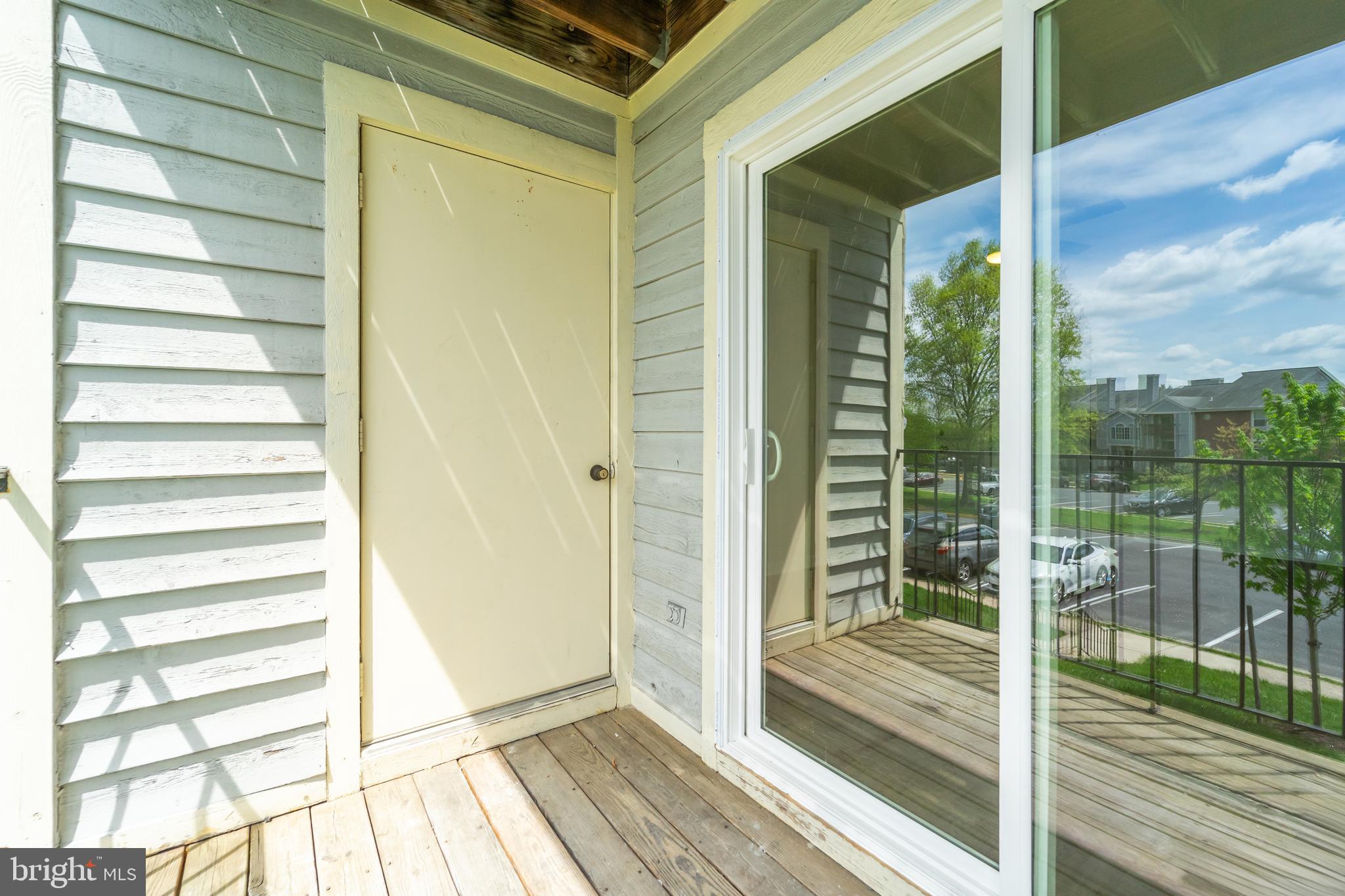 CROMWELL FOUNTAIN - Residential