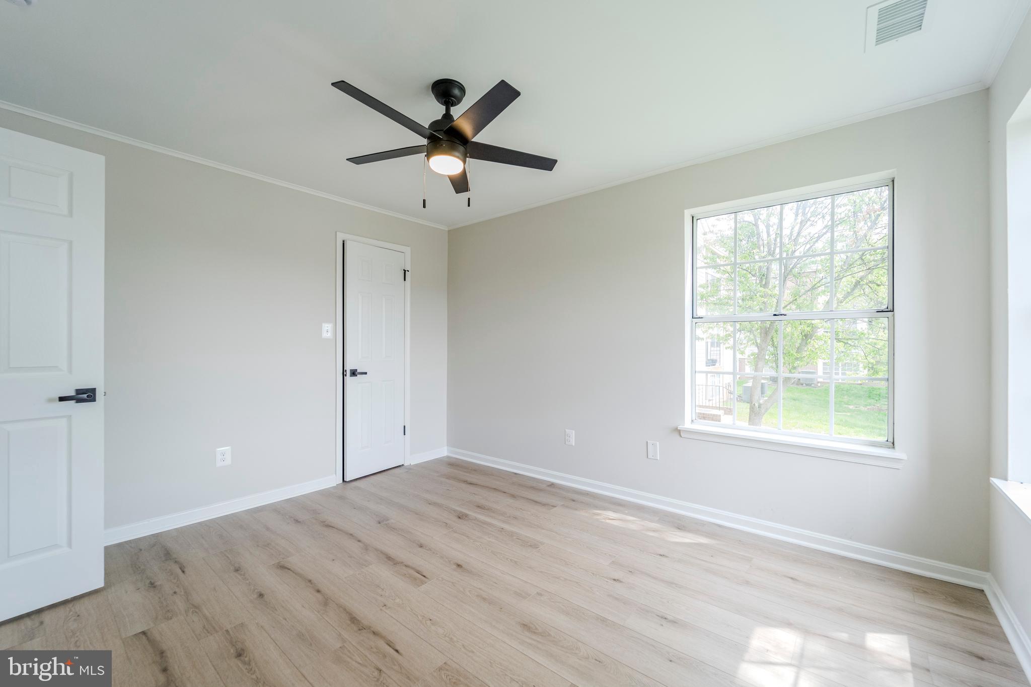 CROMWELL FOUNTAIN - Residential