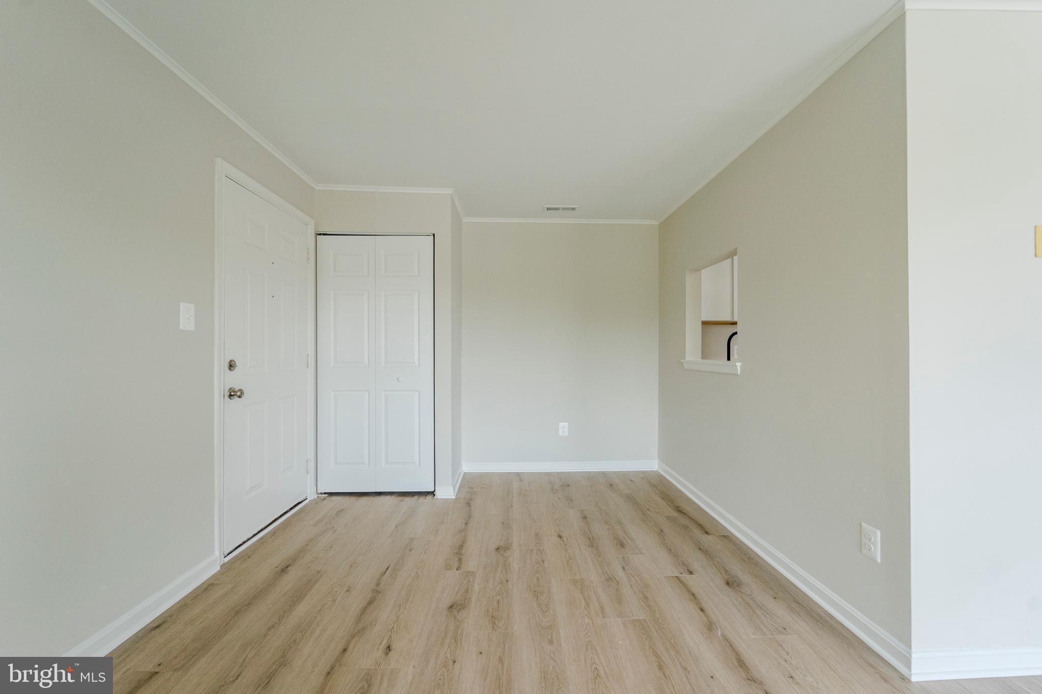 CROMWELL FOUNTAIN - Residential