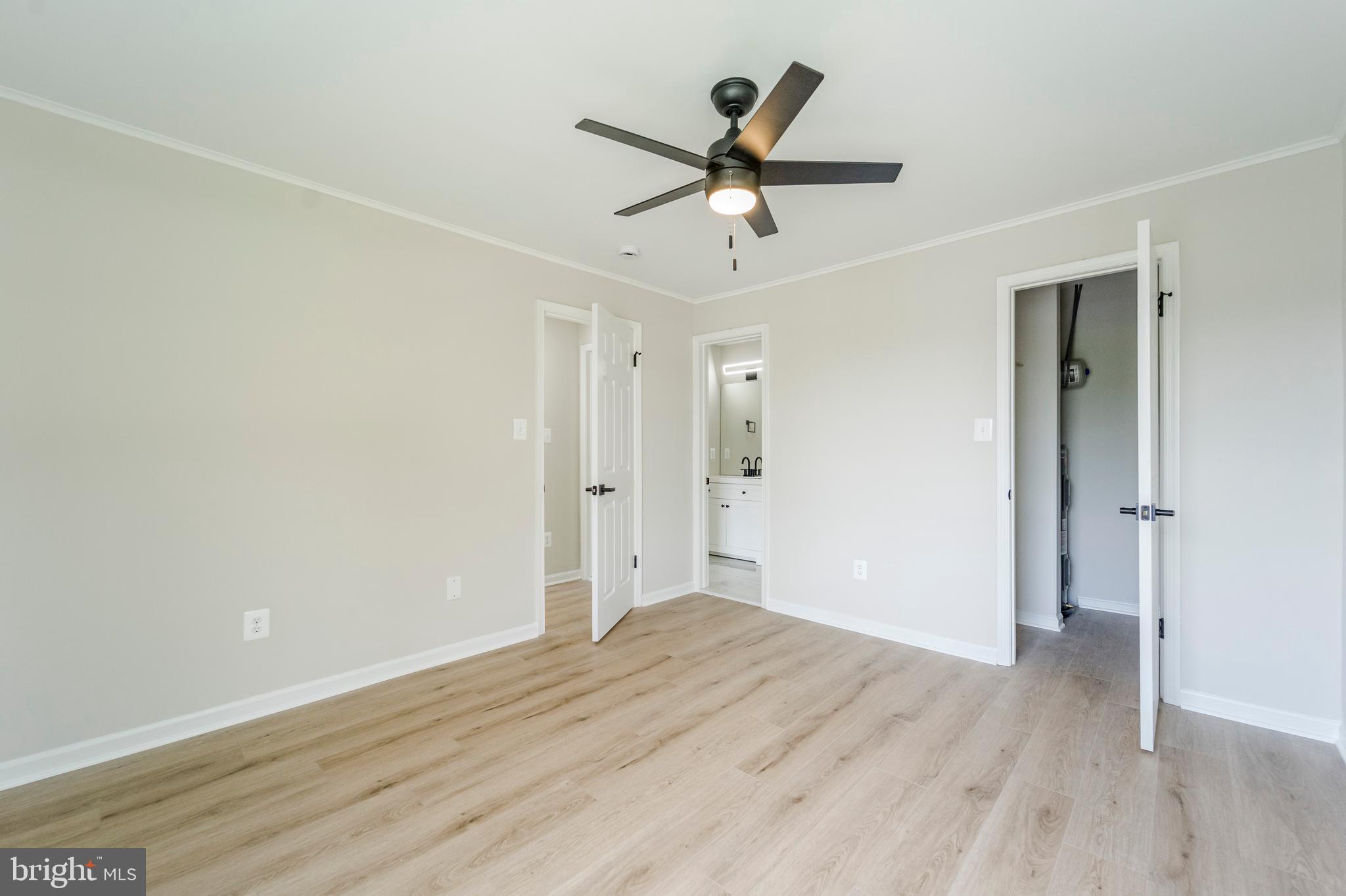 CROMWELL FOUNTAIN - Residential