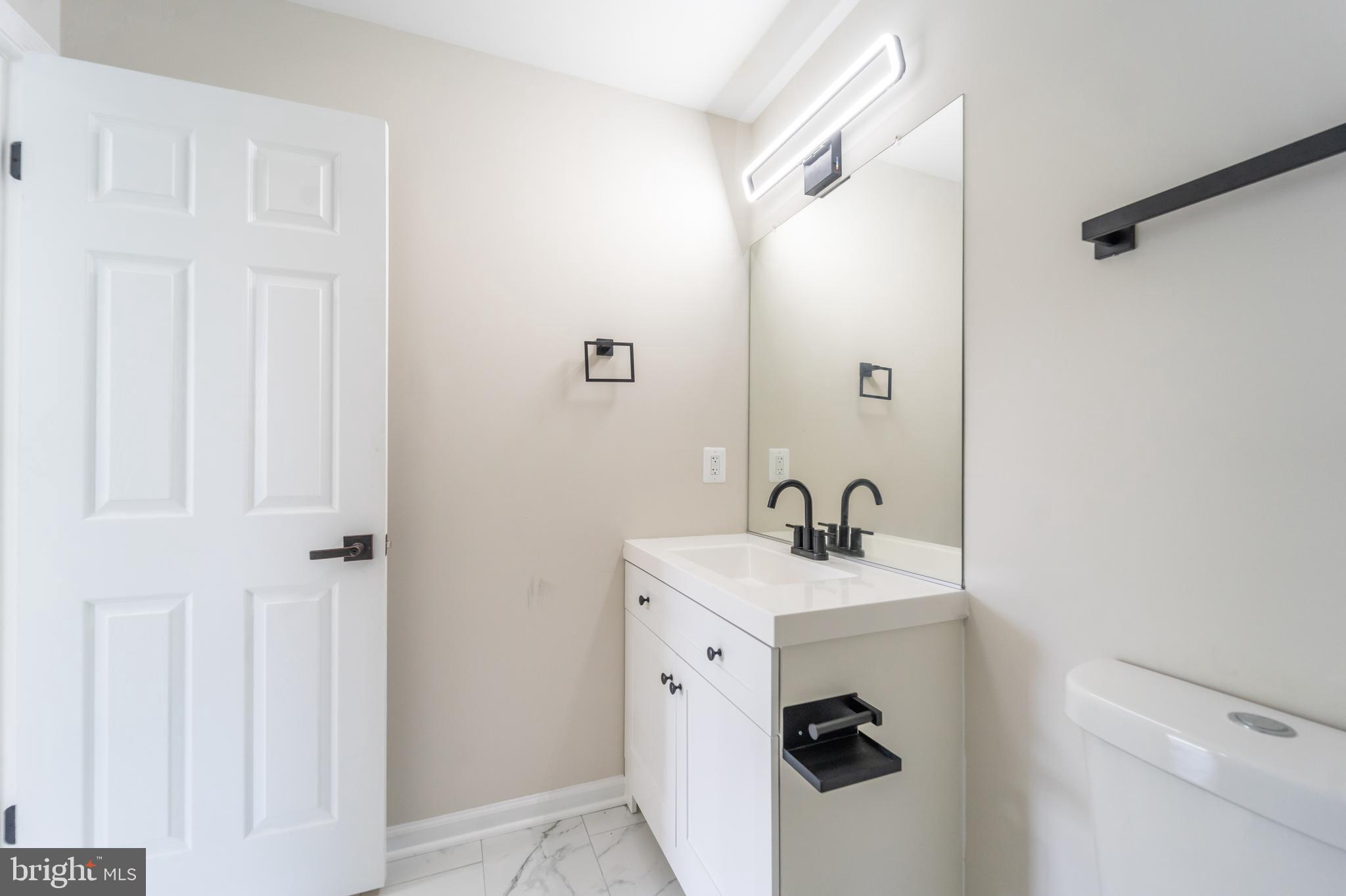 CROMWELL FOUNTAIN - Residential