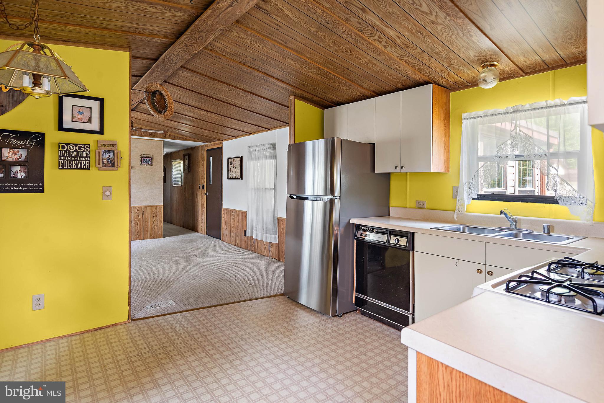 ANGOLA BEACH - Residential