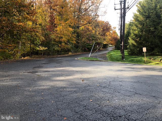 BROOKE FARM DRIVE