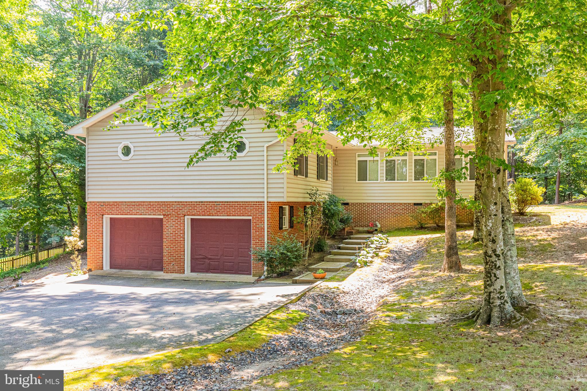 PRESIDENTIAL LAKES - Residential