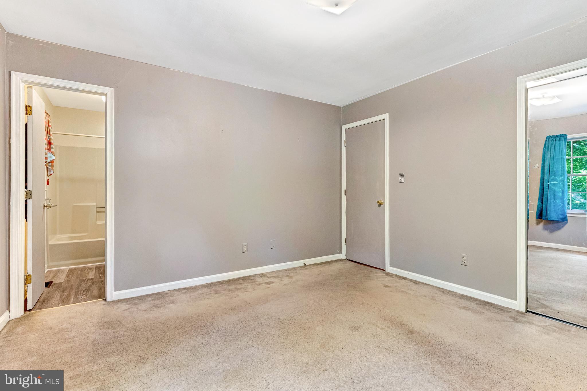 PRESIDENTIAL LAKES - Residential