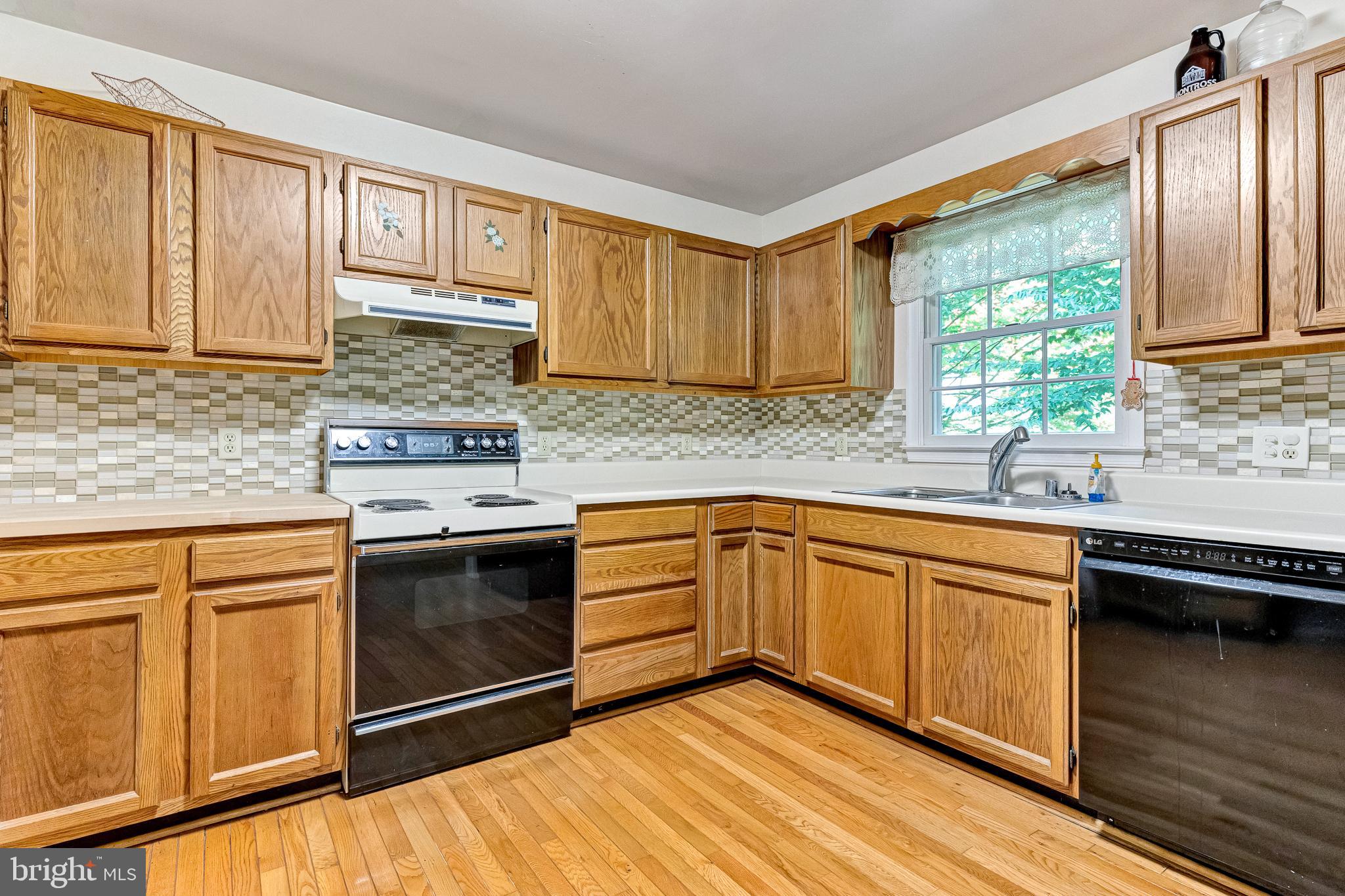 PRESIDENTIAL LAKES - Residential