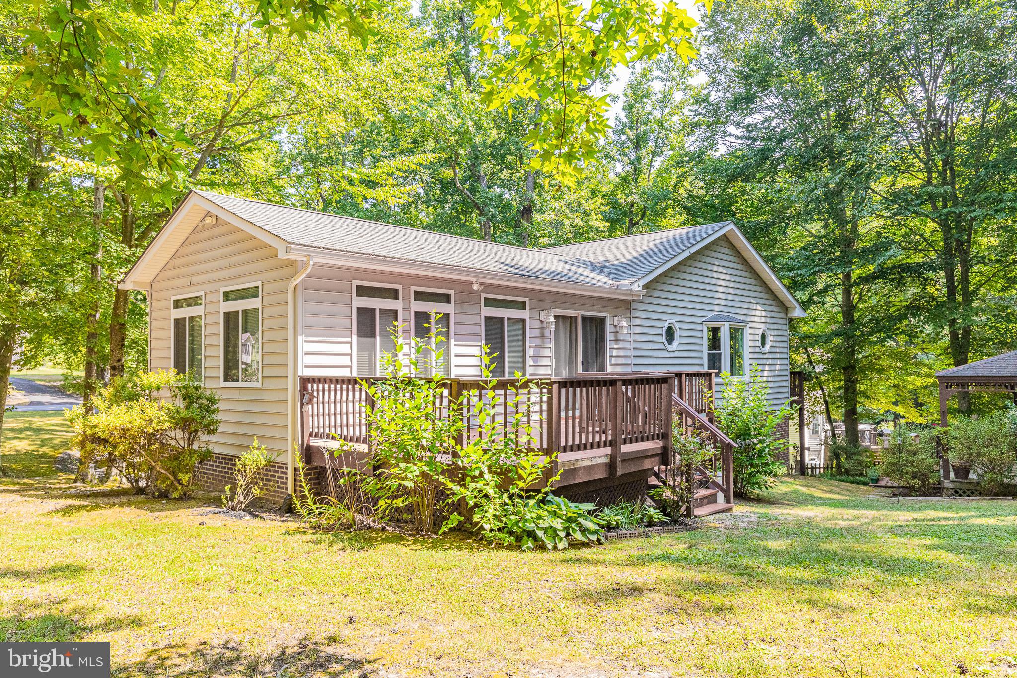 PRESIDENTIAL LAKES - Residential