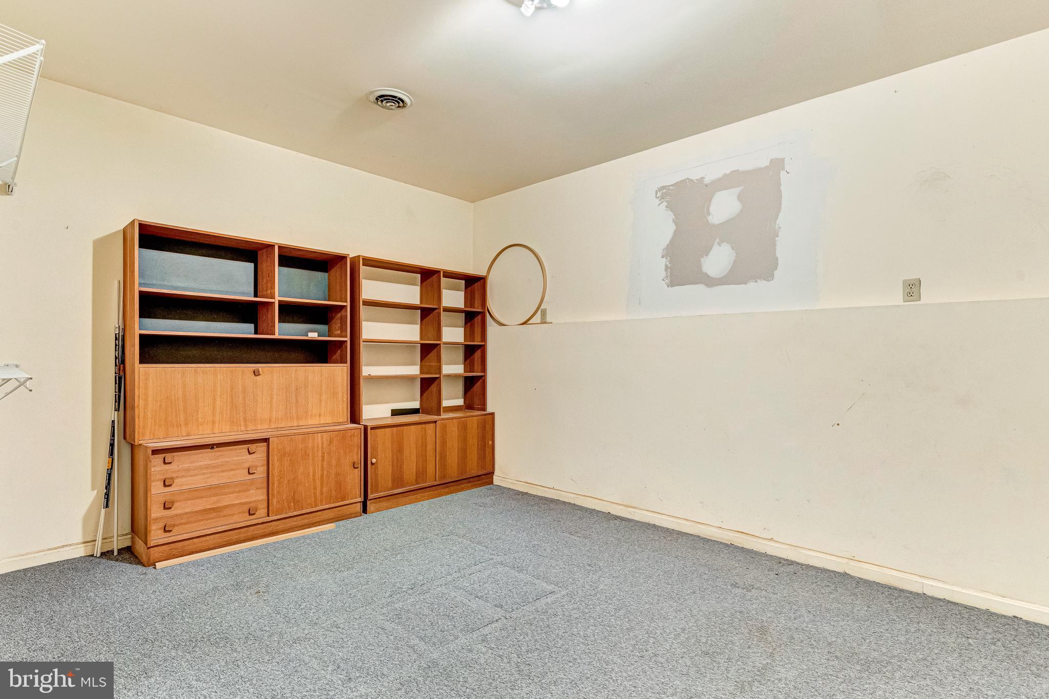 PRESIDENTIAL LAKES - Residential