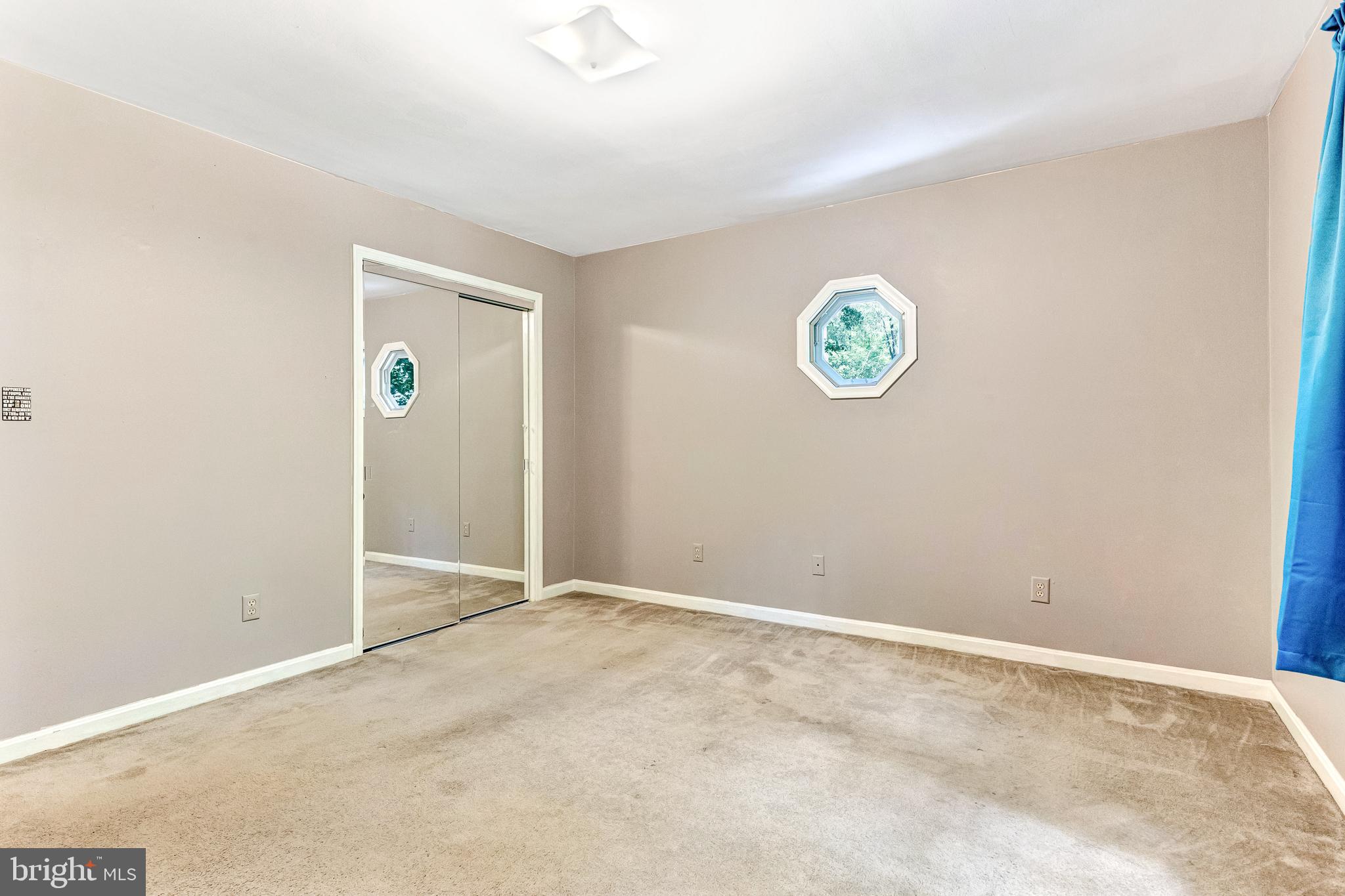 PRESIDENTIAL LAKES - Residential