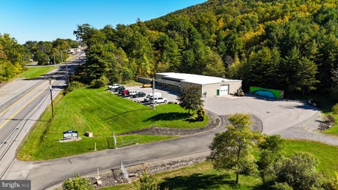 Photo of 960 Us-15 St, SOUTH WILLIAMSPORT, PA 17702 (MLS # PALY2002594)