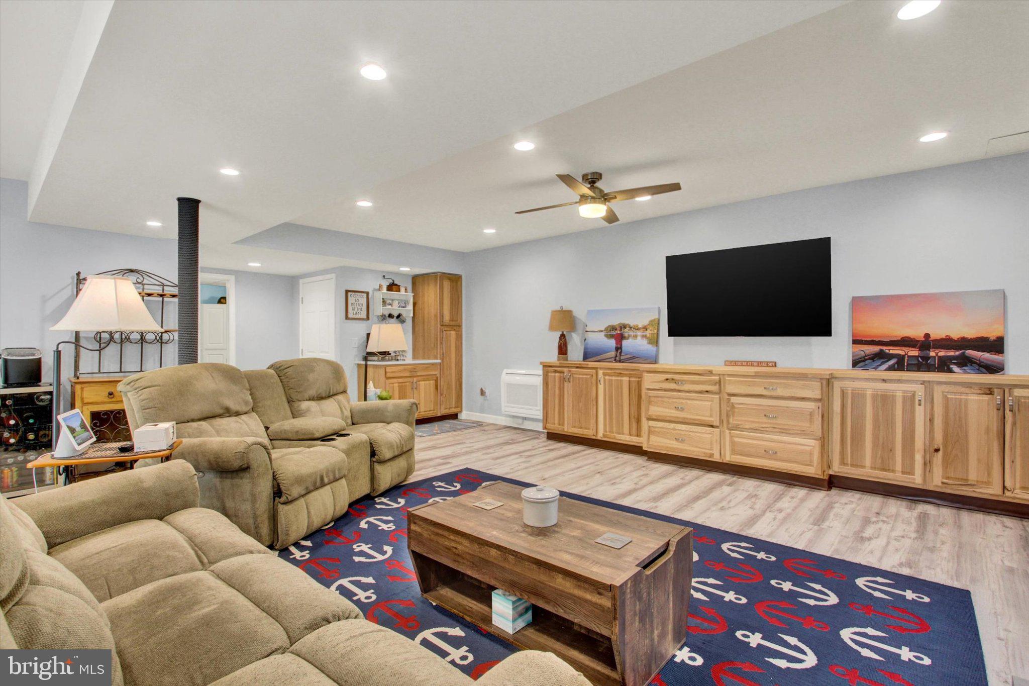 LAKE MEADE - Residential