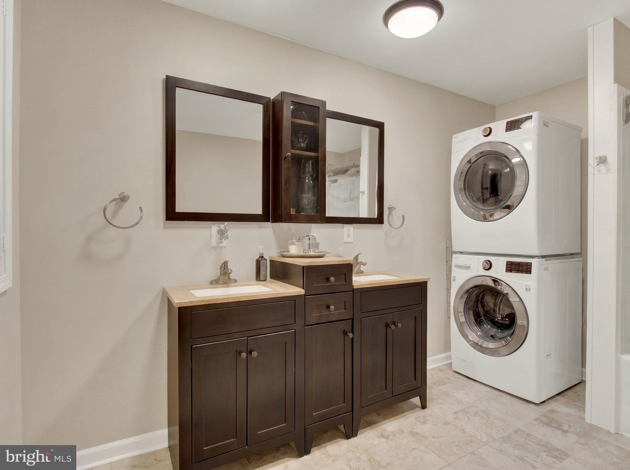 LAKE MEADE - Residential