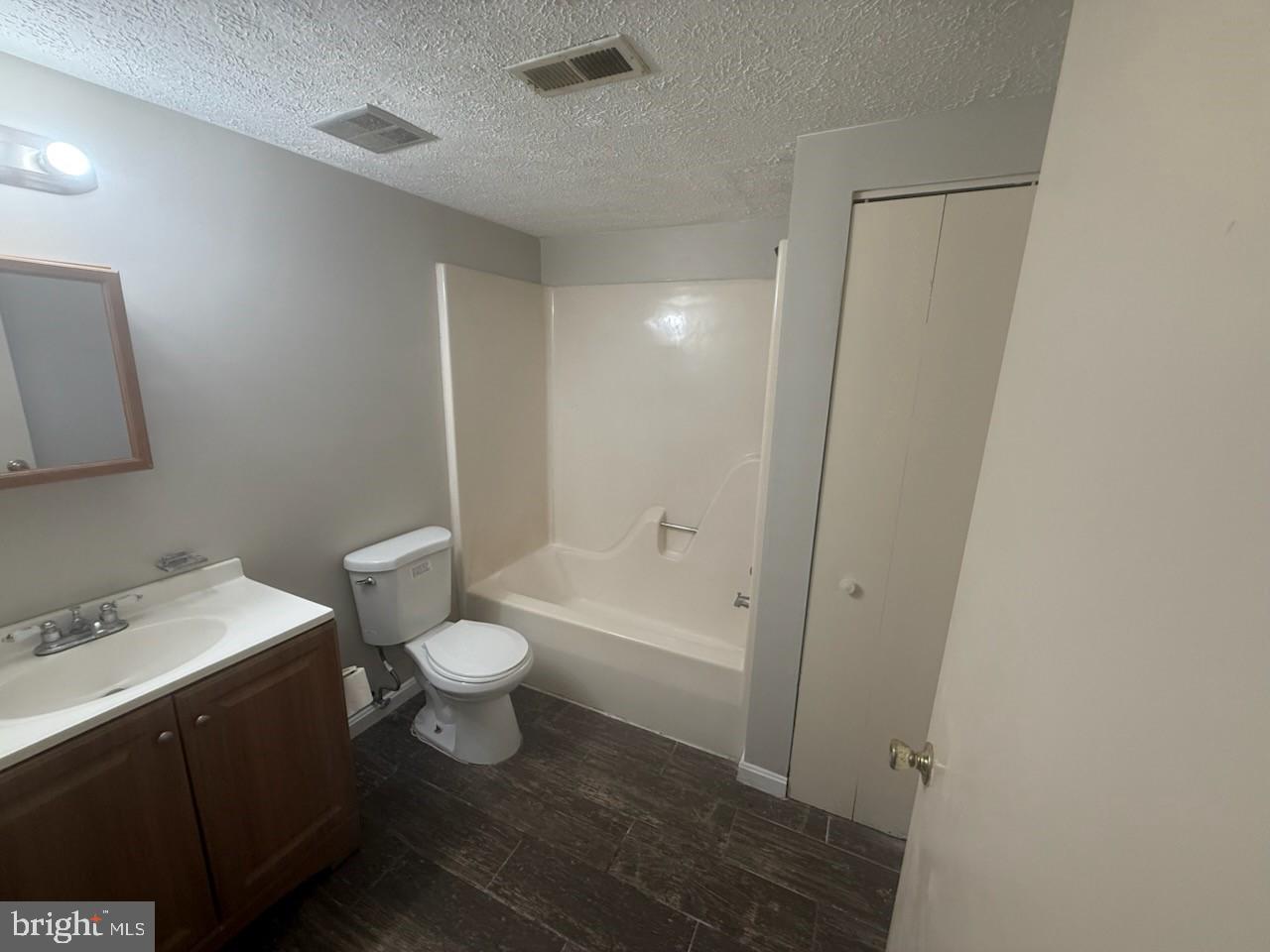 MAGNOLIA WOODS CONDOMINIUMS - Residential