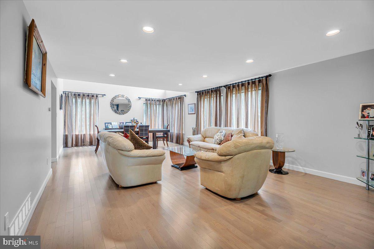 4 JOHNSON LANE