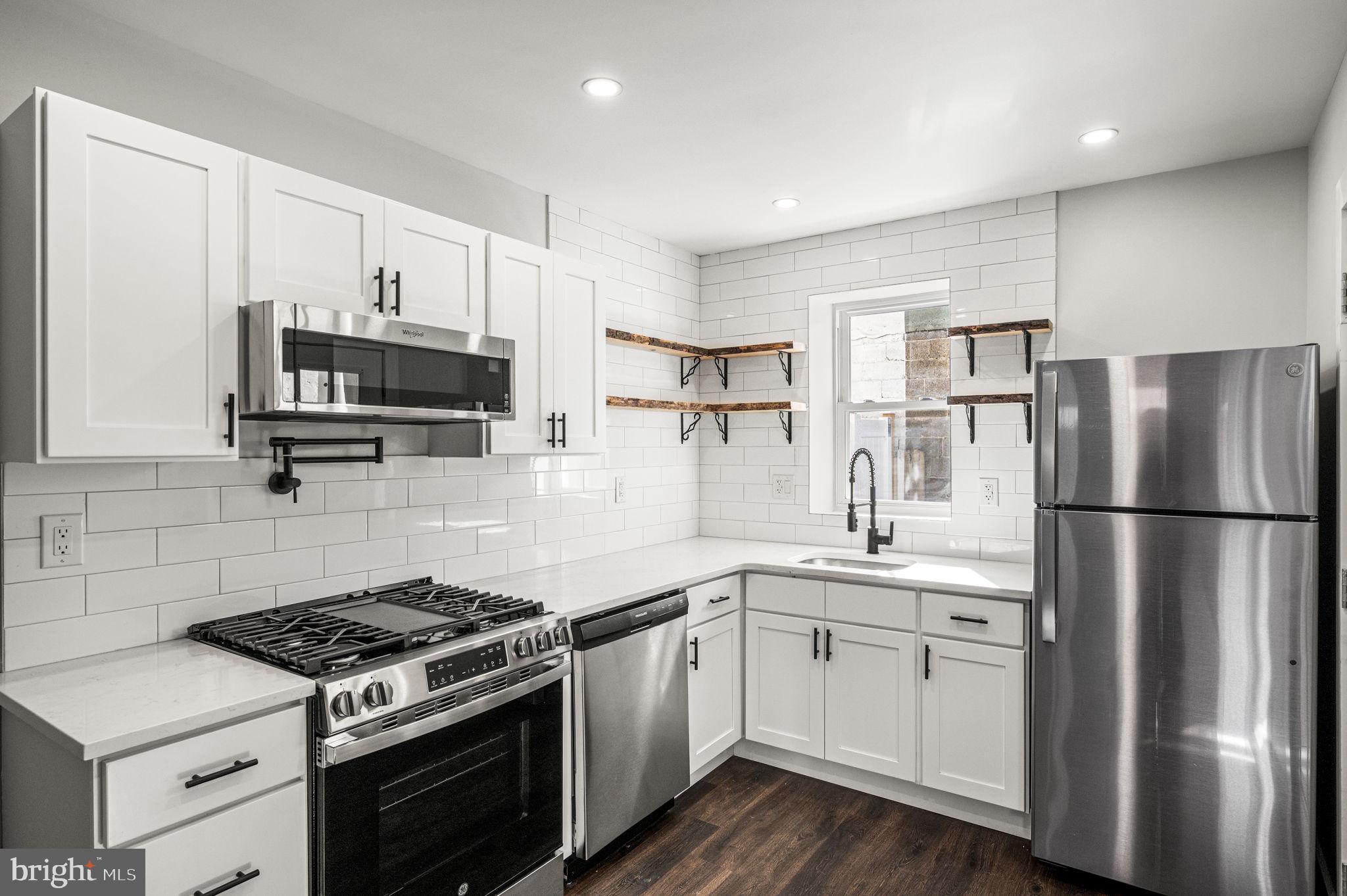 FORGOTTEN BOTTOM - Residential