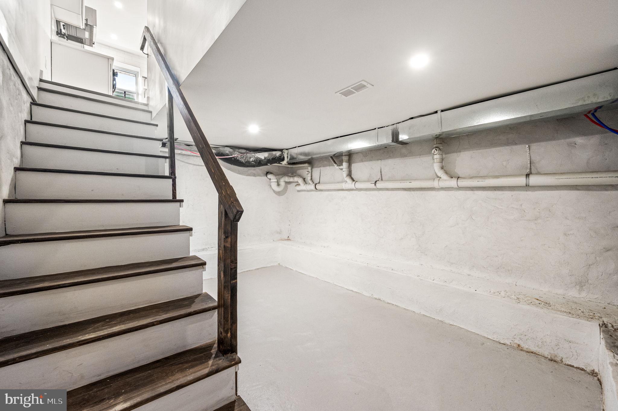 FORGOTTEN BOTTOM - Residential