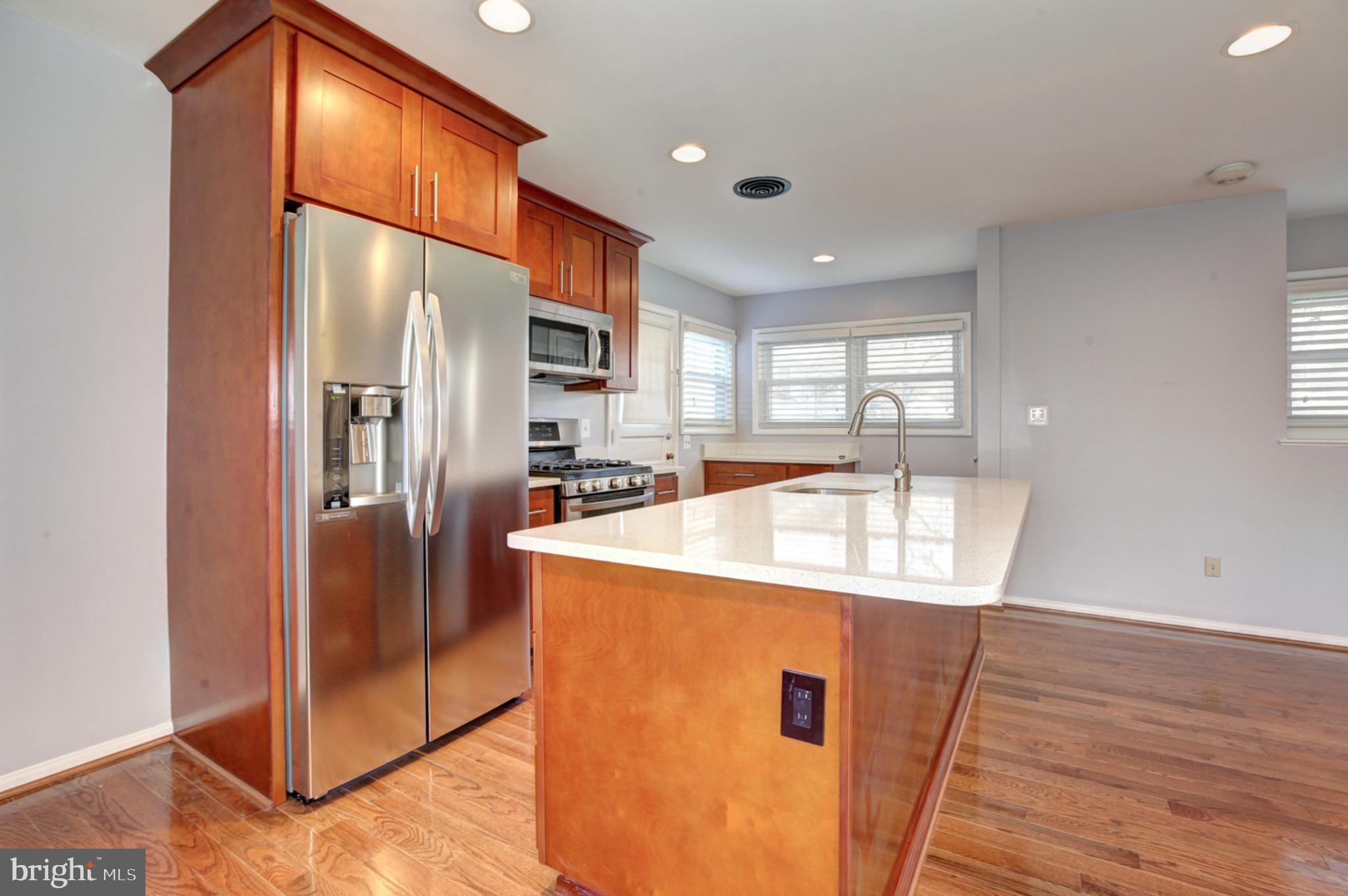 EAST VIENNA WOODS - Residential Lease