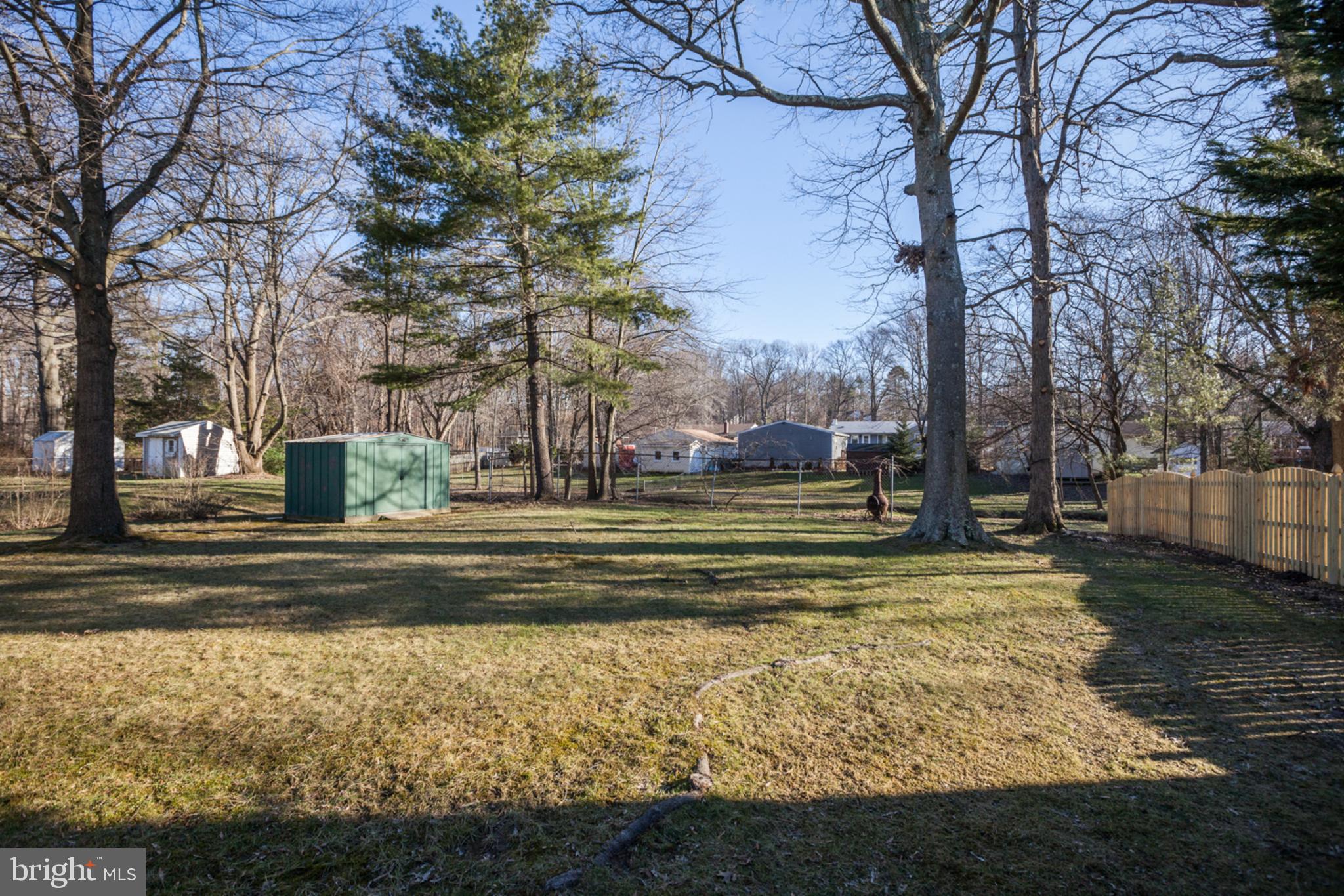 EAST VIENNA WOODS - Residential Lease