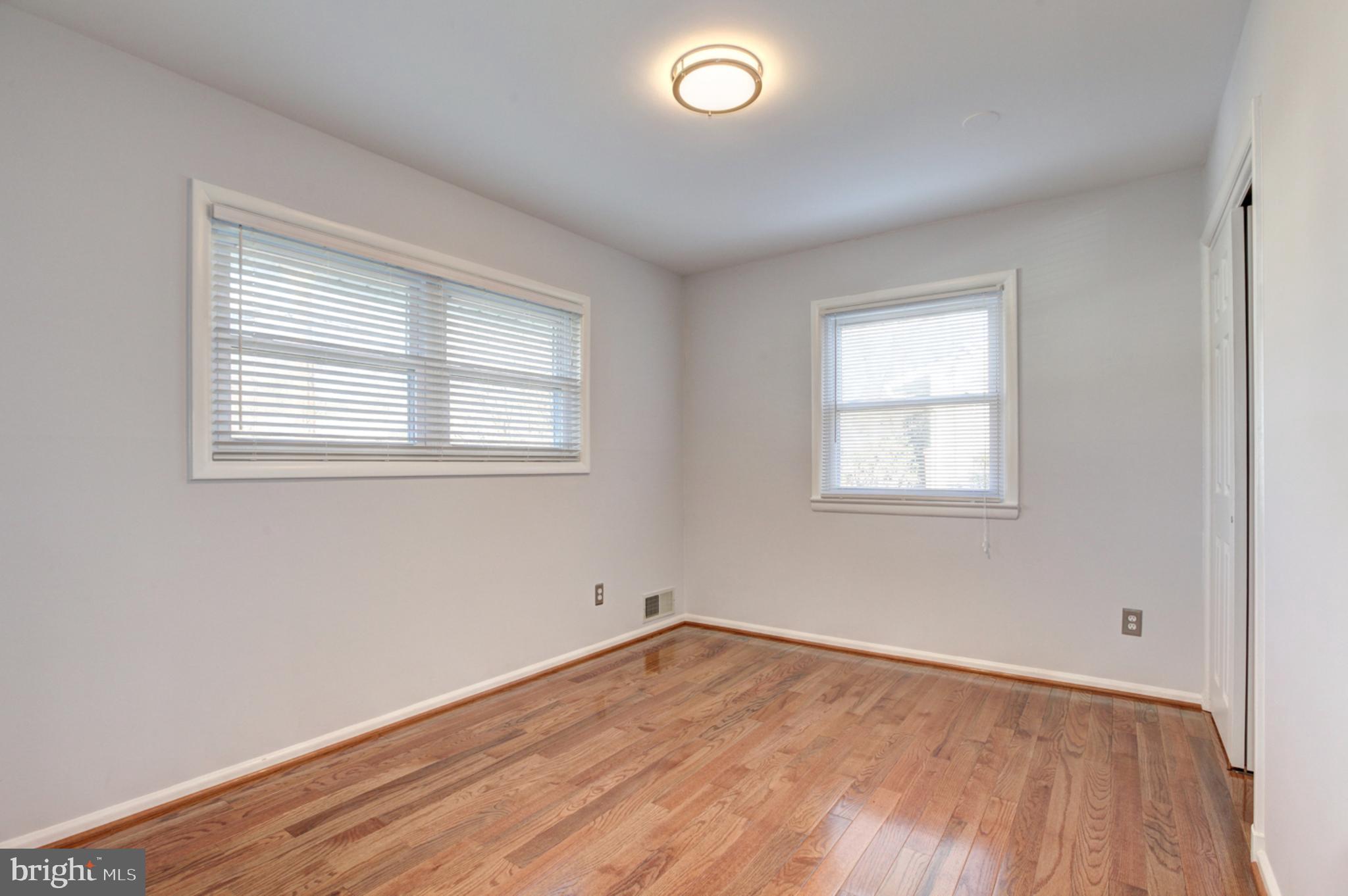 EAST VIENNA WOODS - Residential Lease